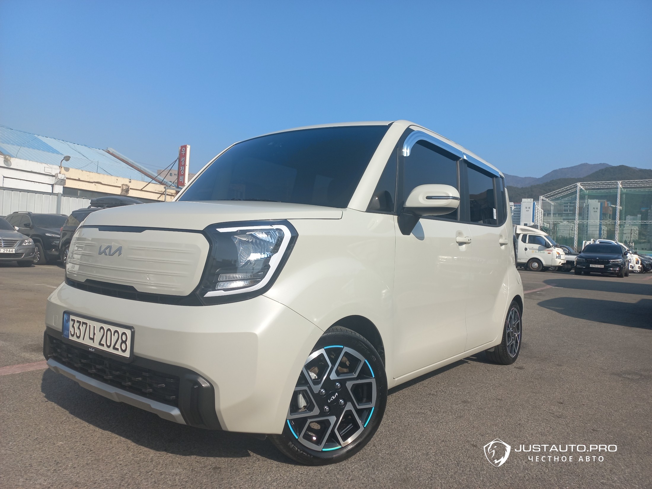 Автомобиль Kia RAY