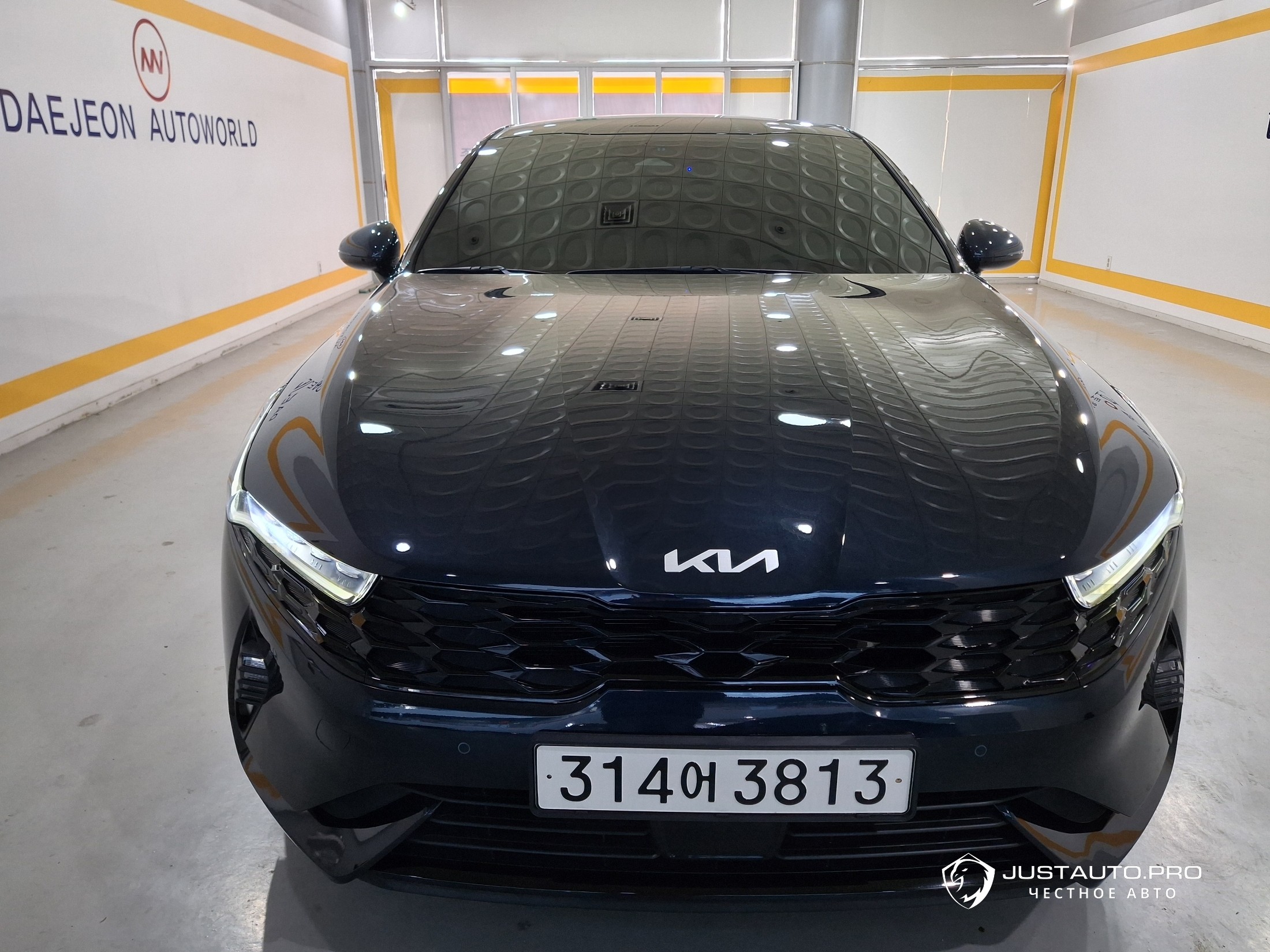 Автомобиль Kia K5