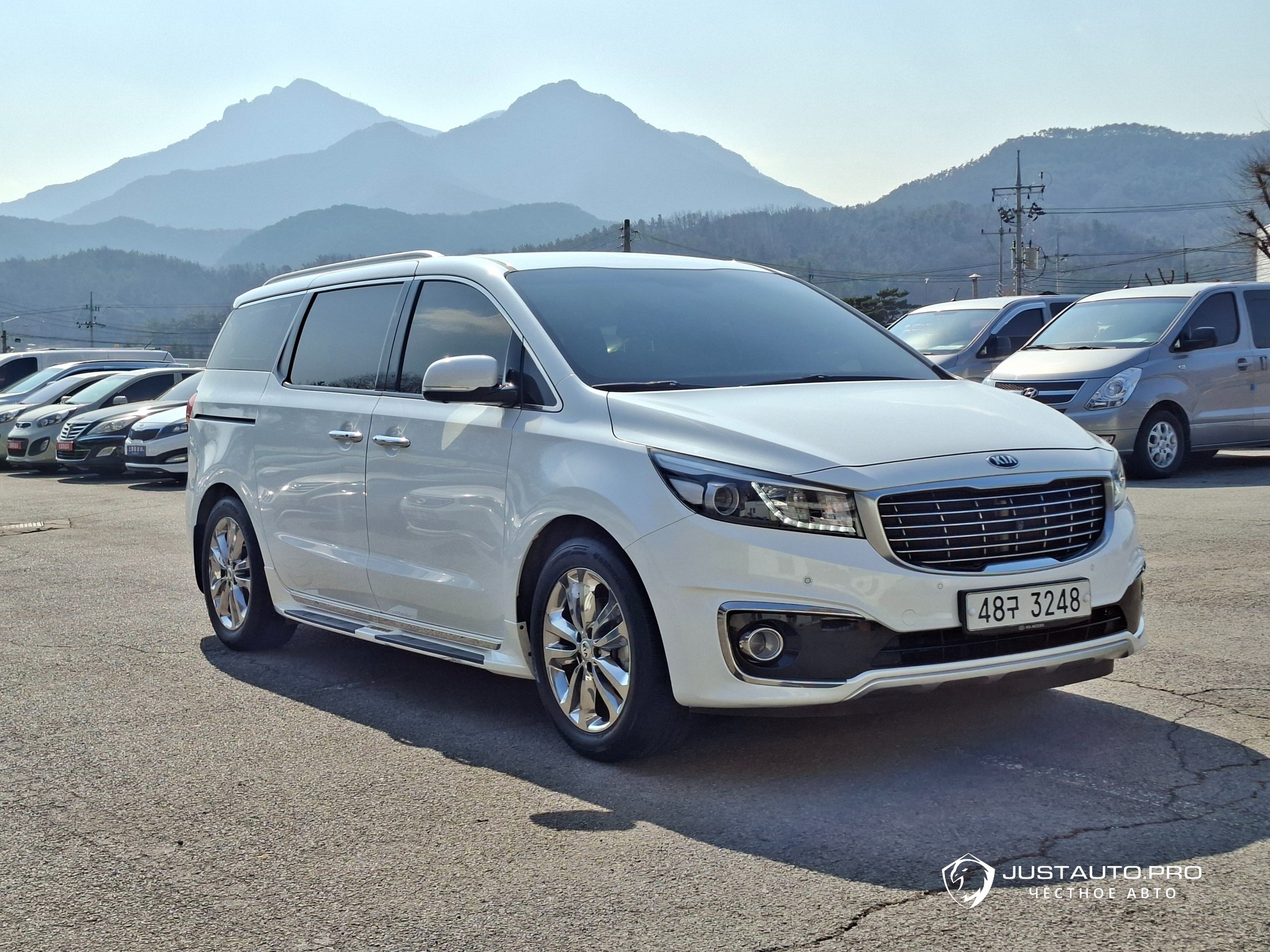 Автомобиль Kia Canival