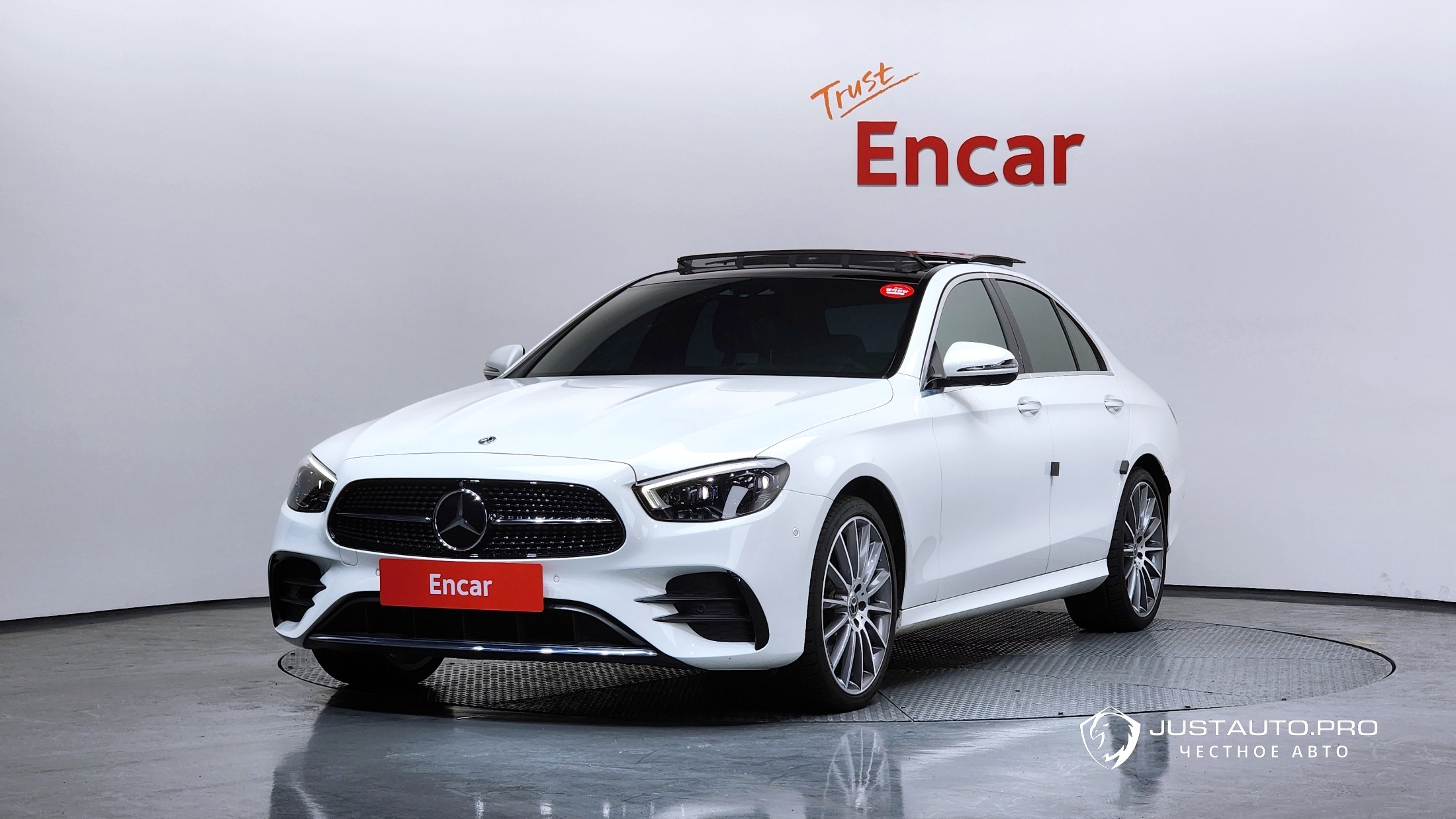 Автомобиль Mercedes-Benz E-Class