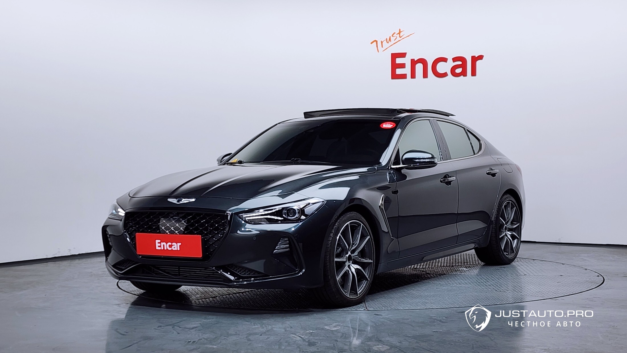 Автомобиль Genesis G70
