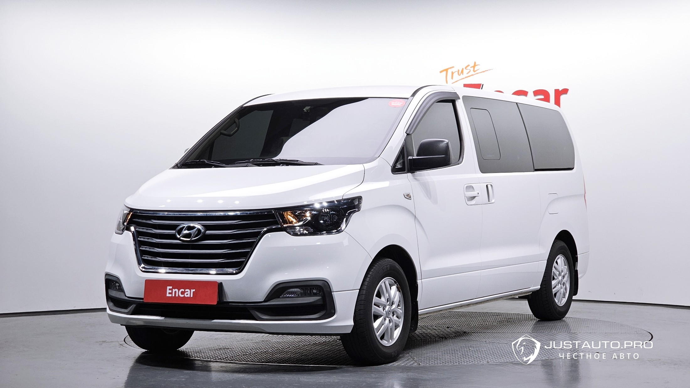 Автомобиль Hyundai Starex