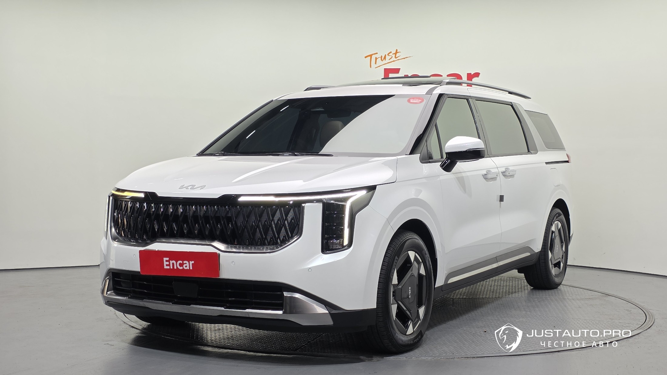 Автомобиль Kia Canival