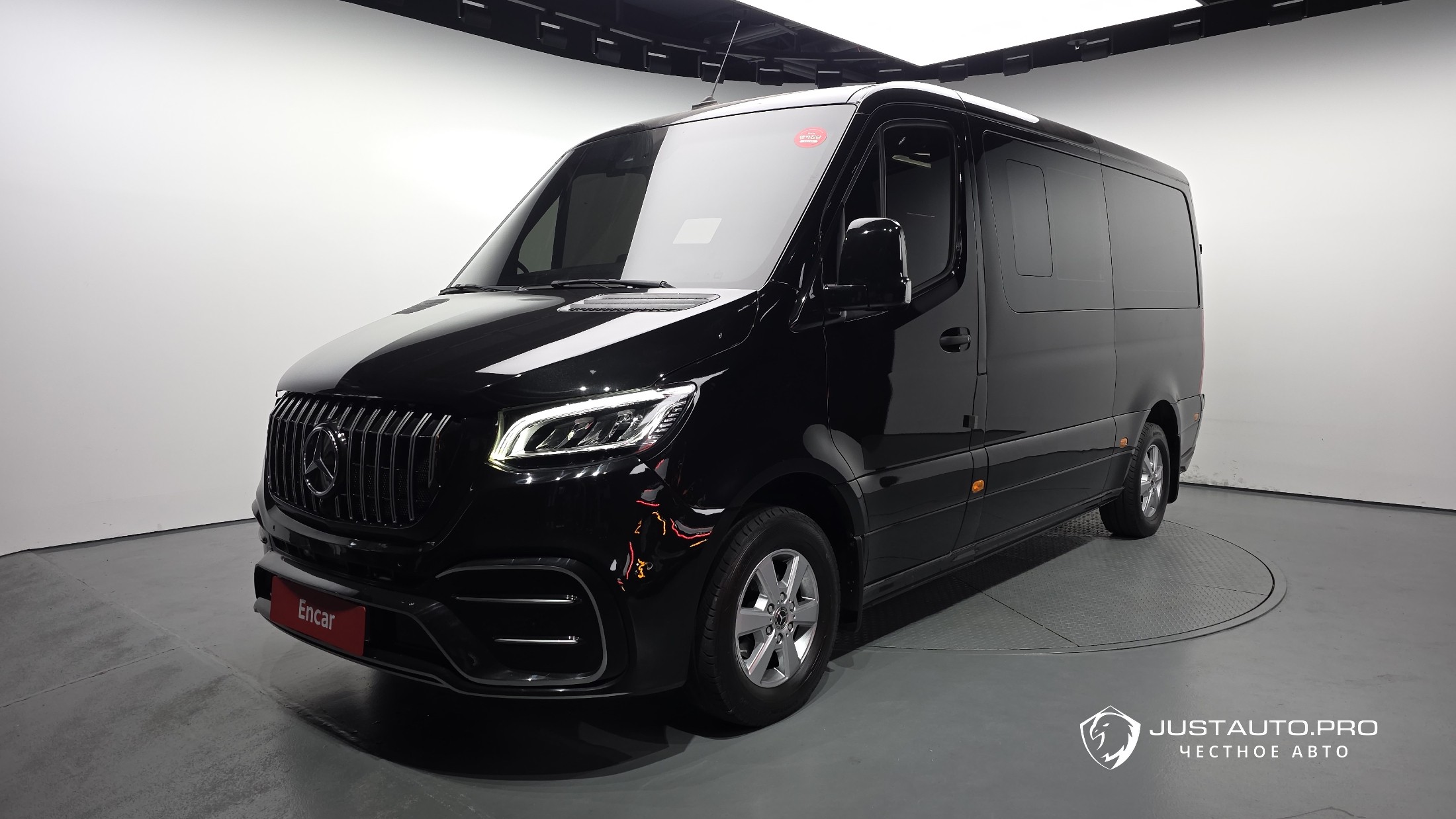 Автомобиль Mercedes-Benz Sprinter