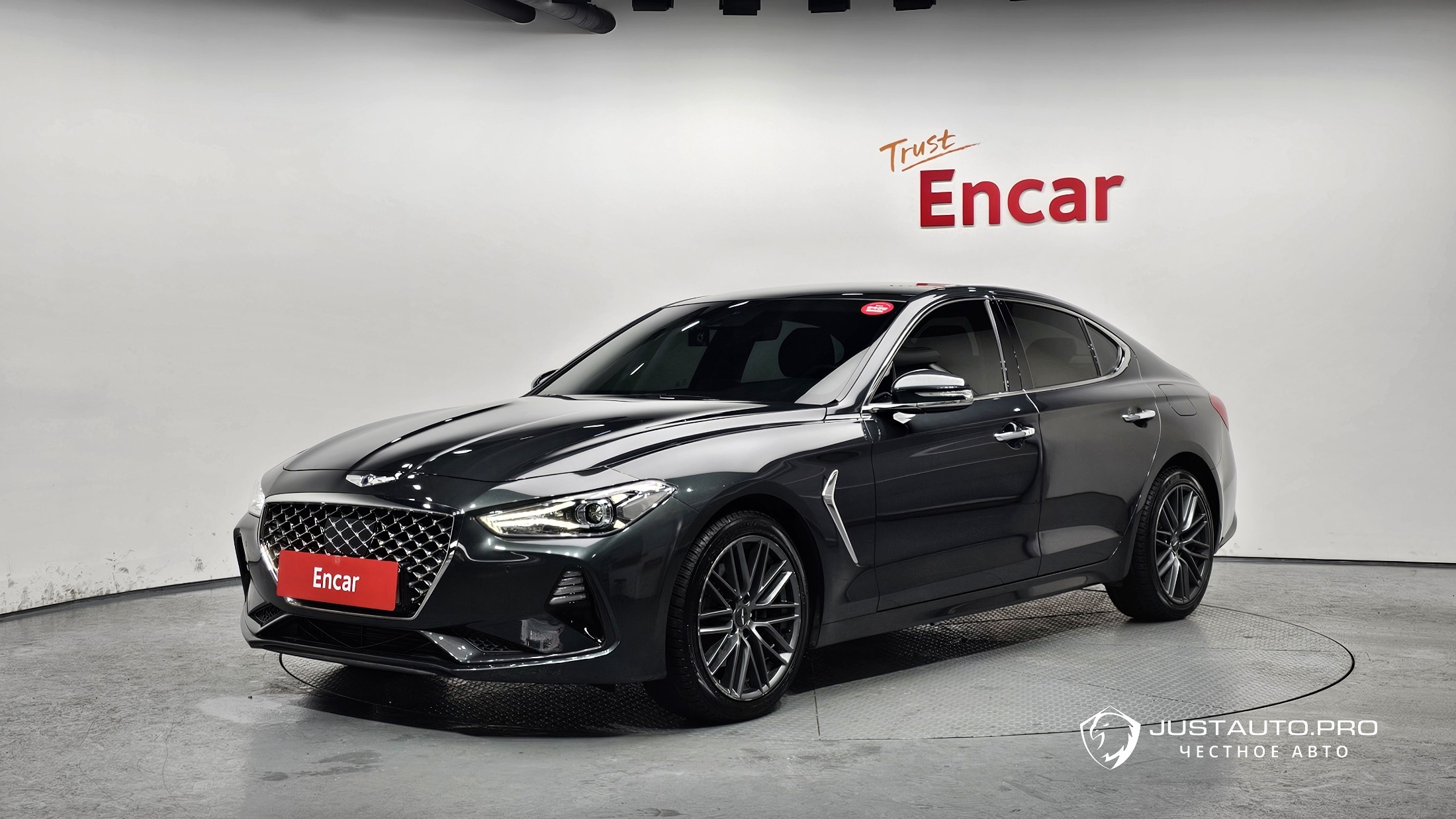Автомобиль Genesis G70