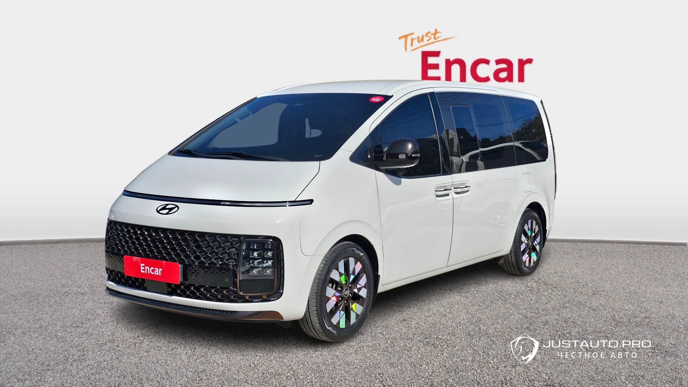 Автомобиль Hyundai Staria