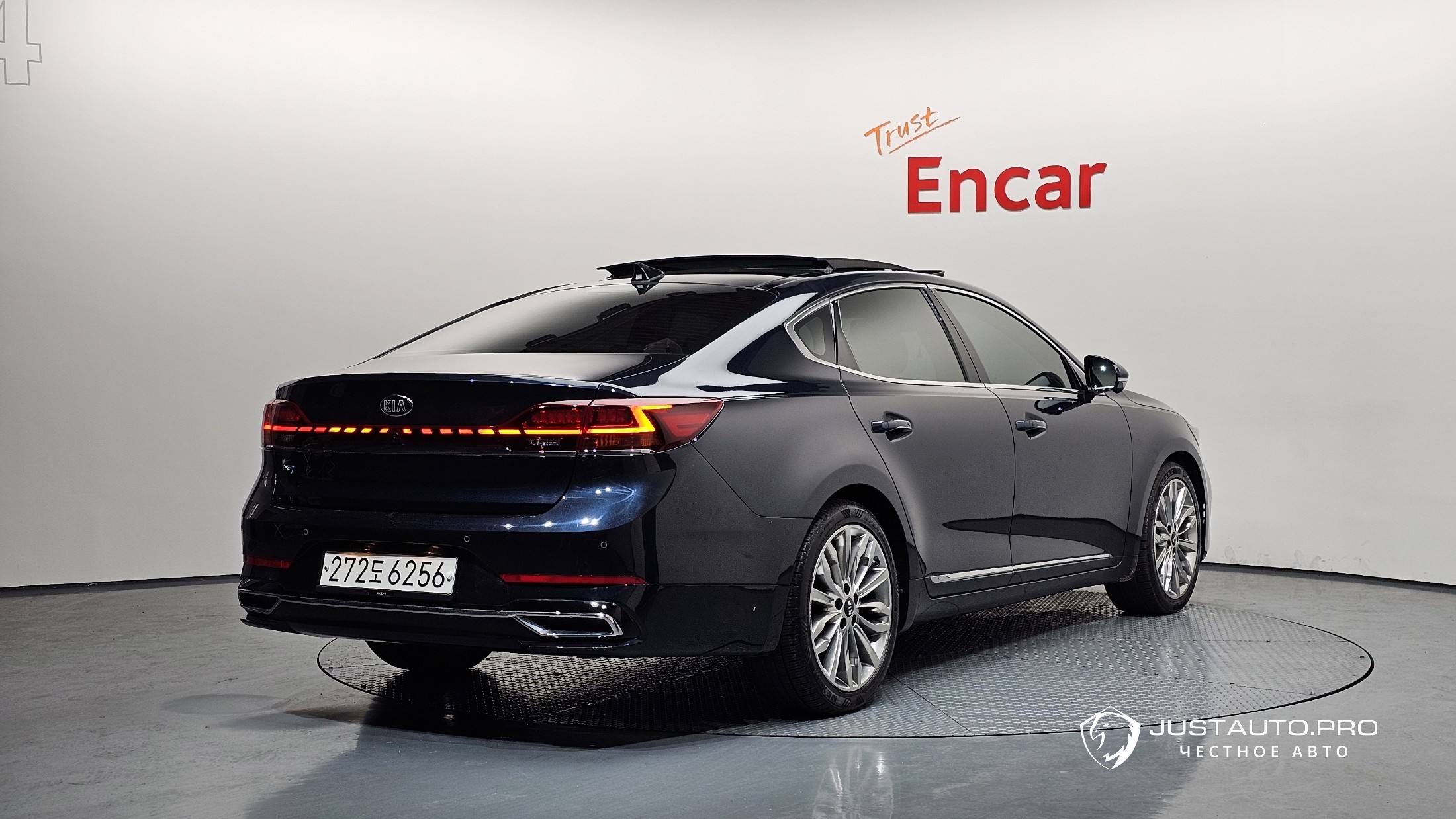 Автомобиль Kia K7