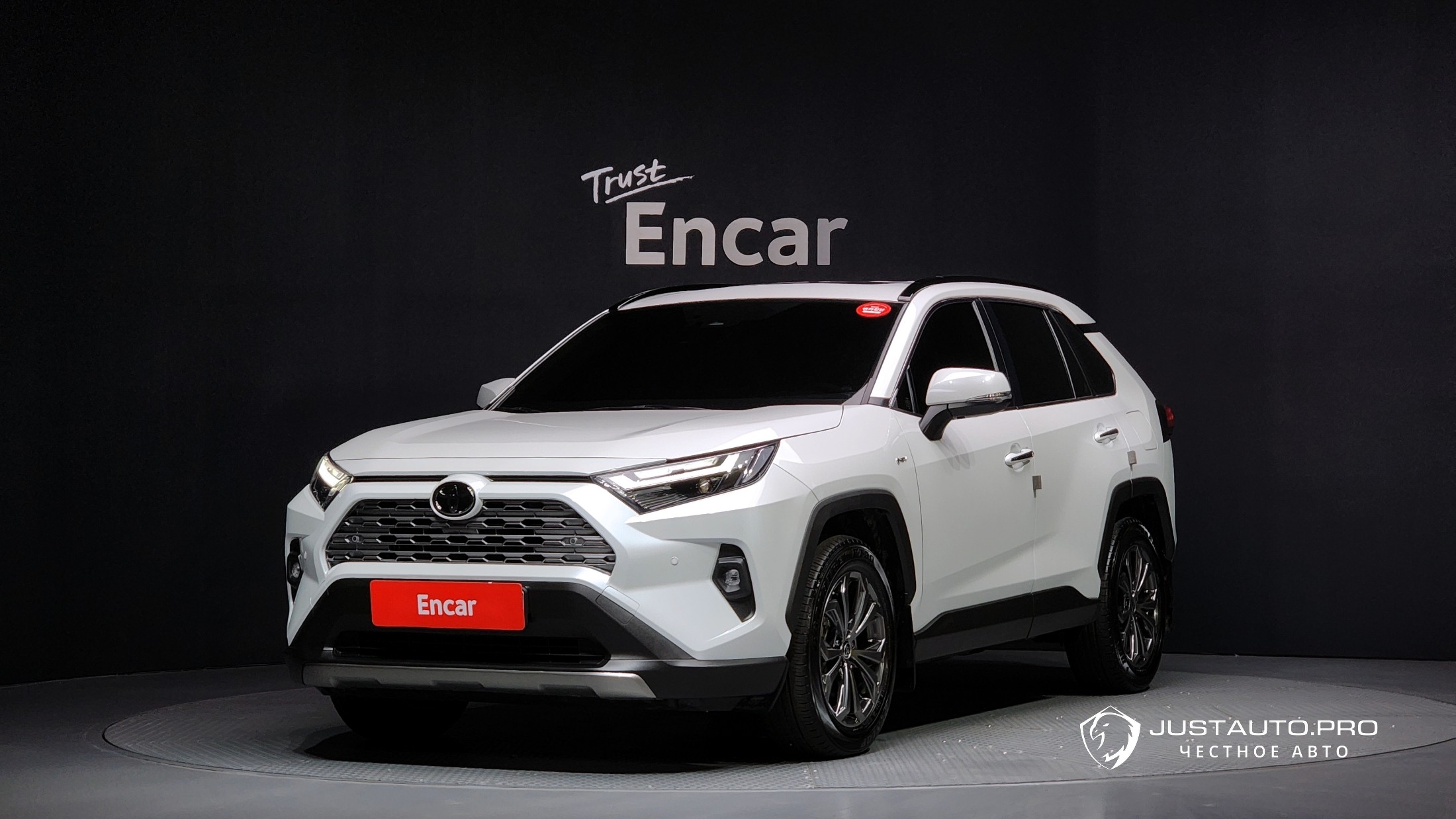 Автомобиль Toyota RAV4