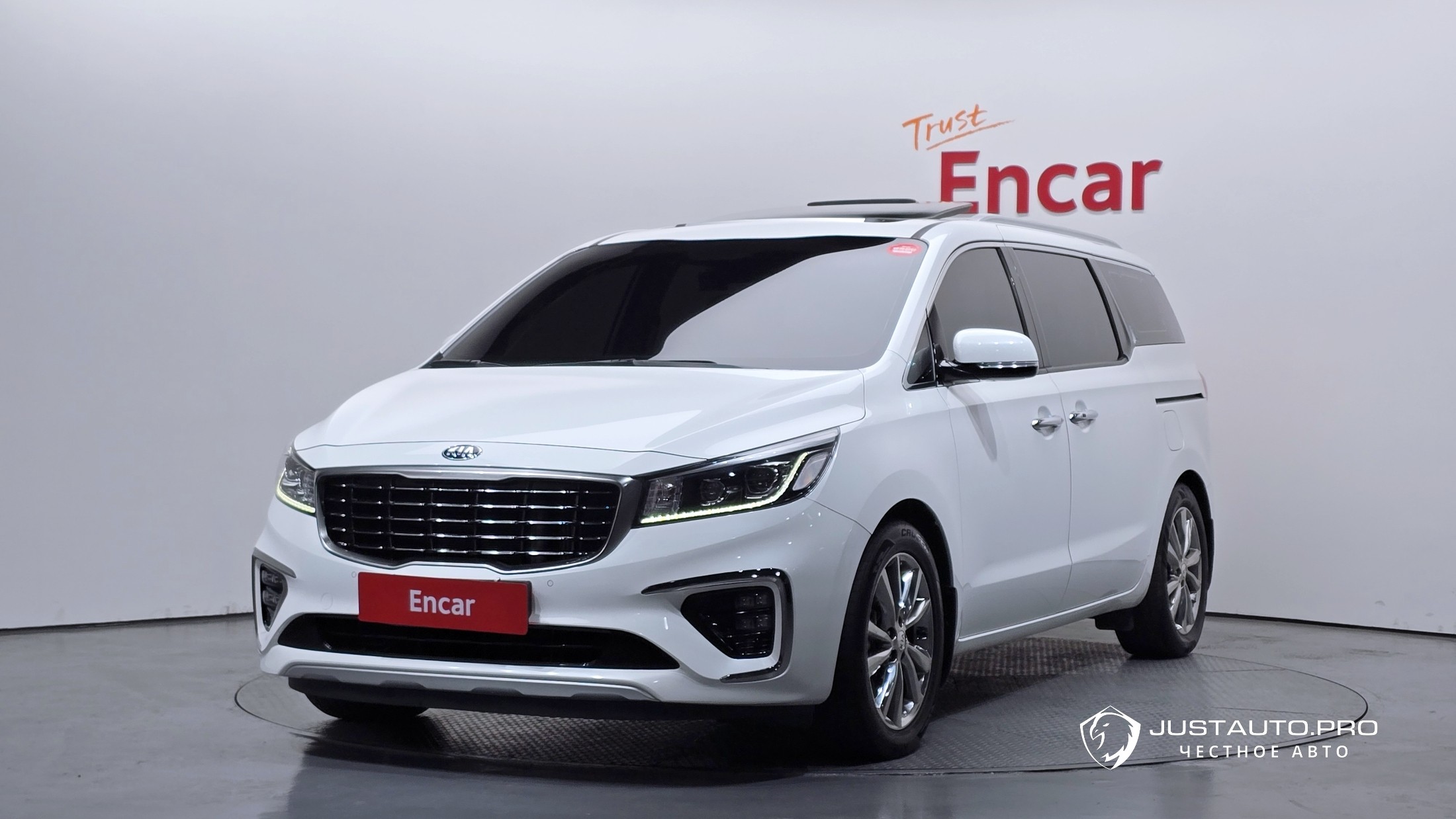 Автомобиль Kia Canival