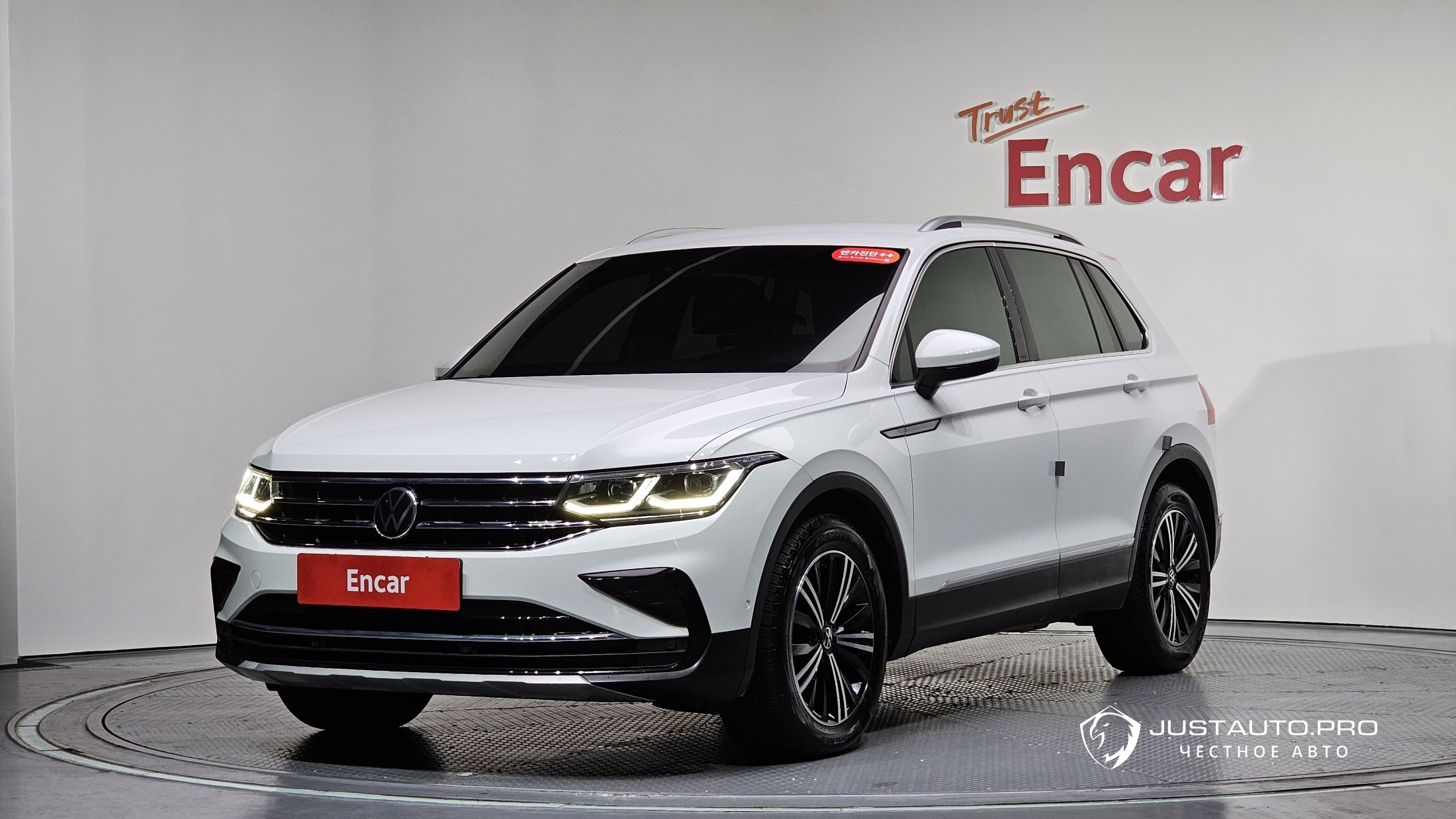 Автомобиль Volkswagen Tiguan