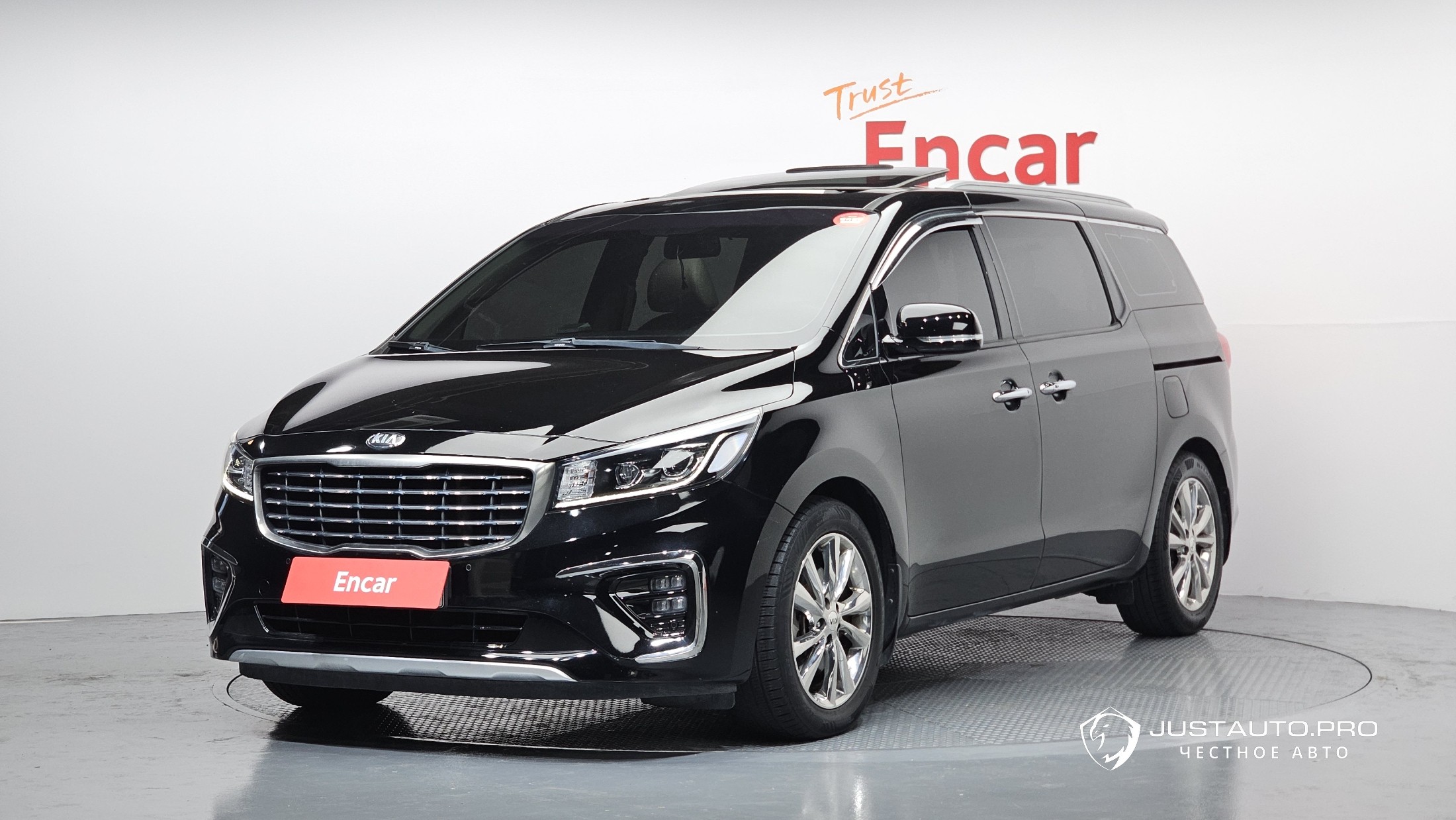 Автомобиль Kia Canival