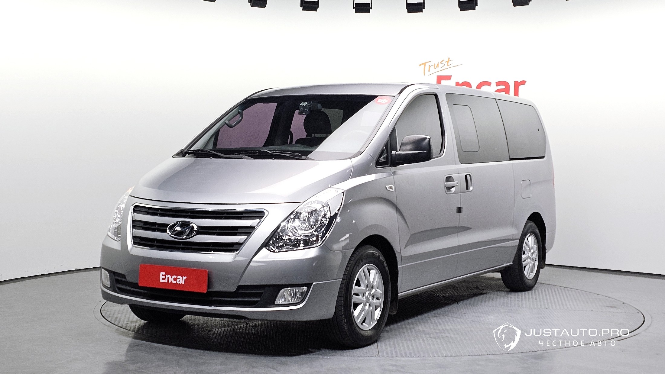 Автомобиль Hyundai Starex