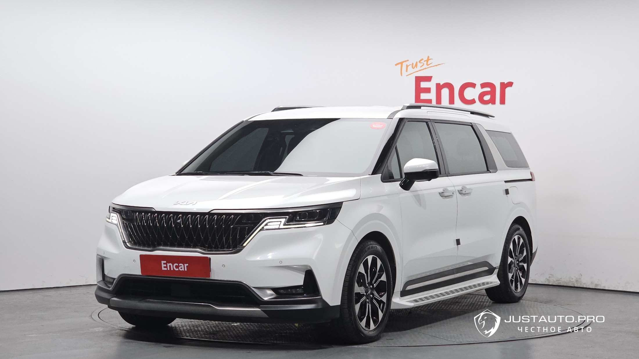 Автомобиль Kia Canival