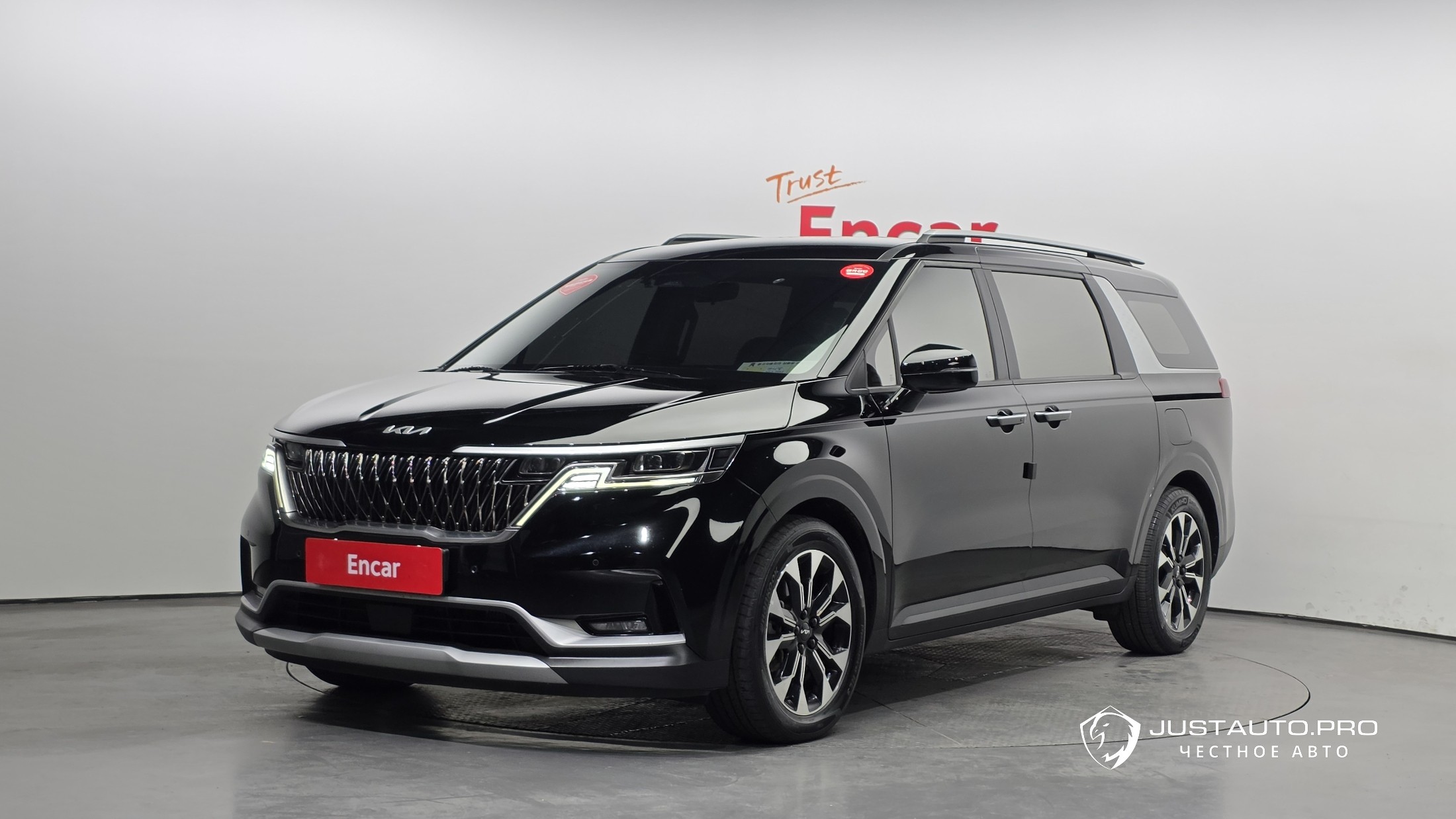 Автомобиль Kia Canival