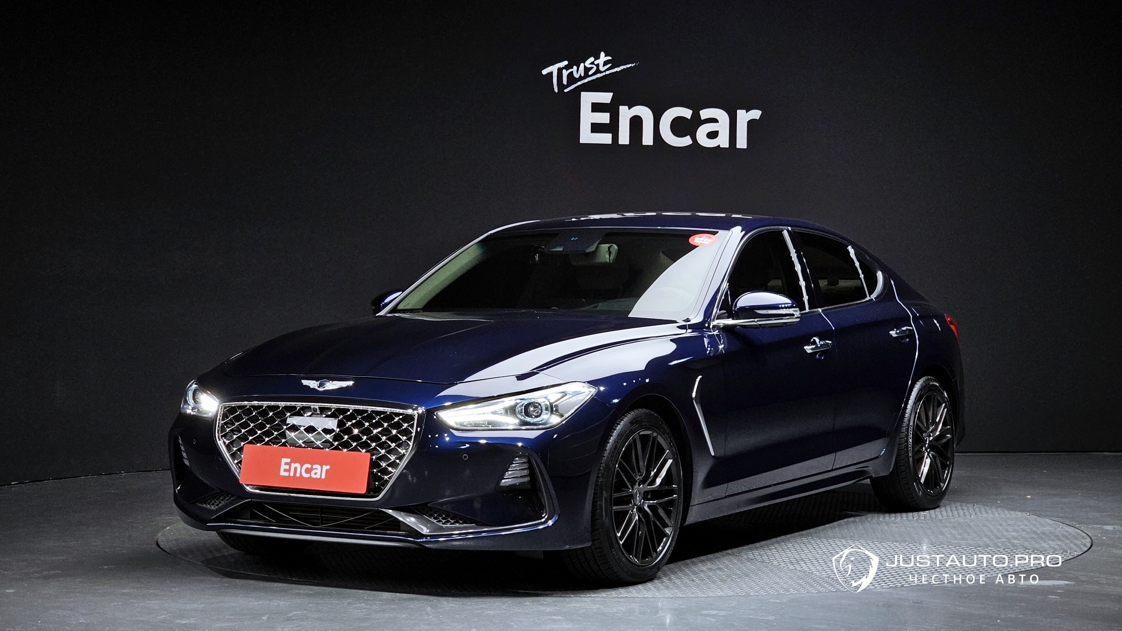 Автомобиль Genesis G70