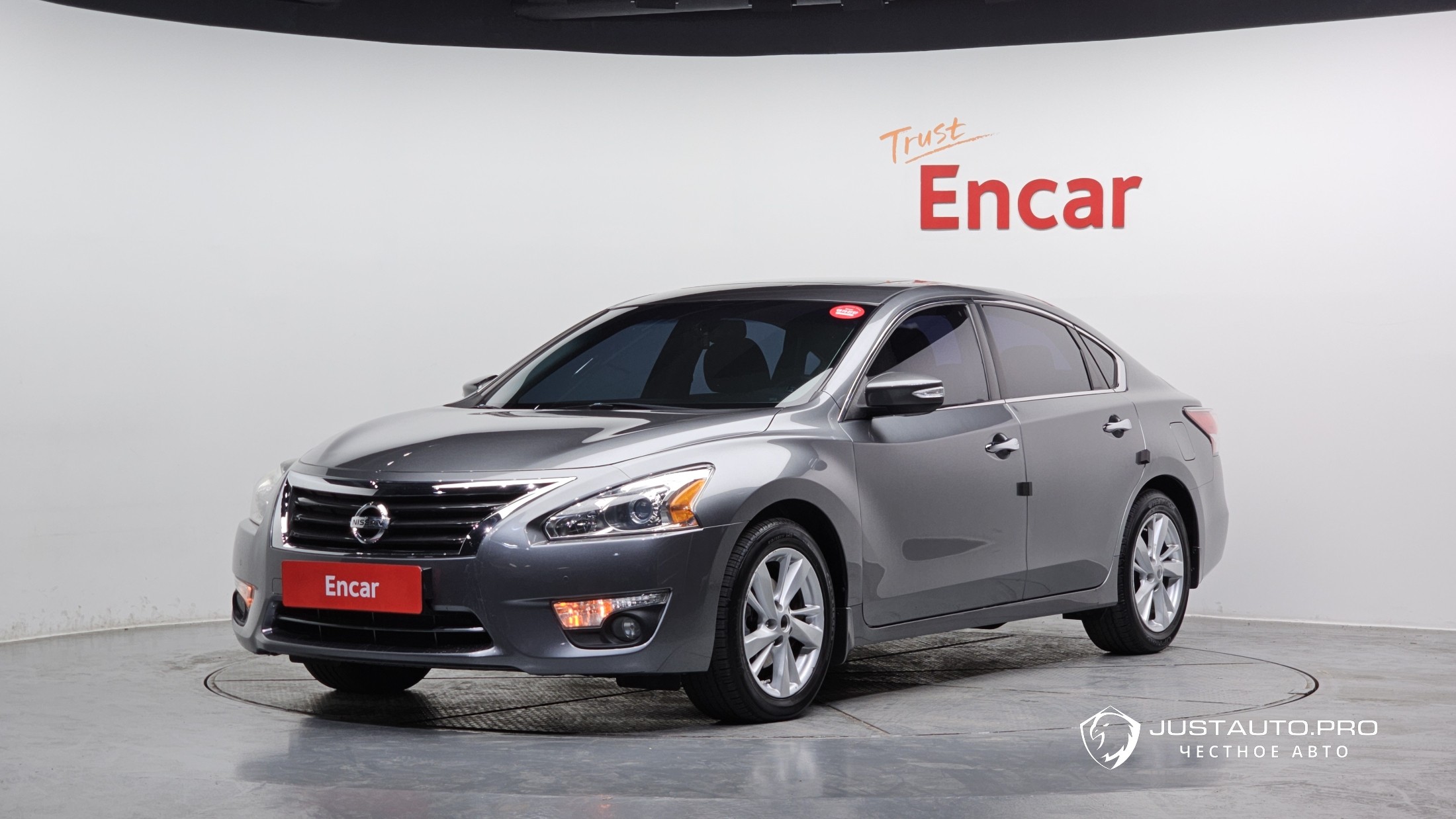 Автомобиль Nissan Altima