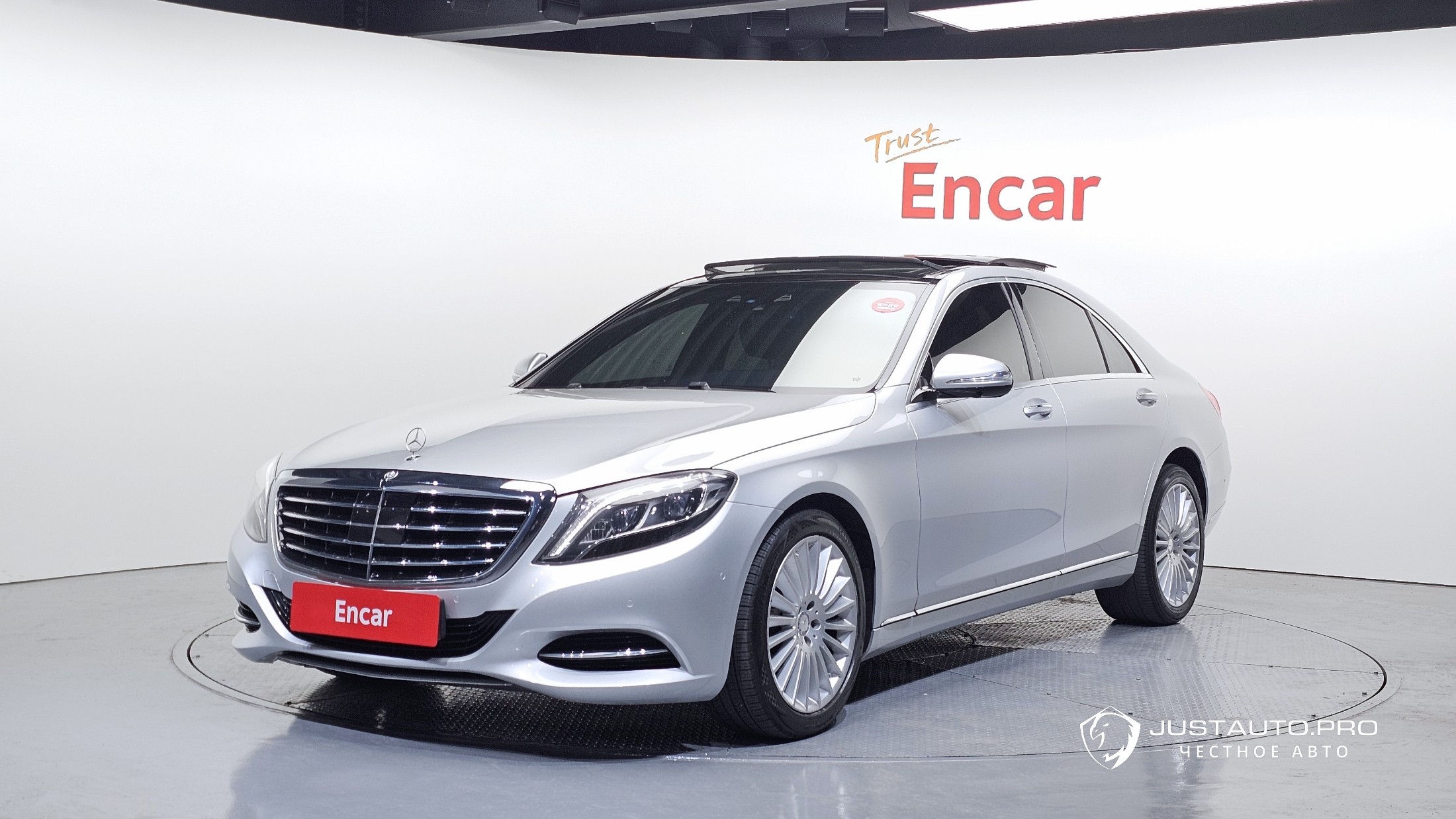 Автомобиль Mercedes-Benz S-Class