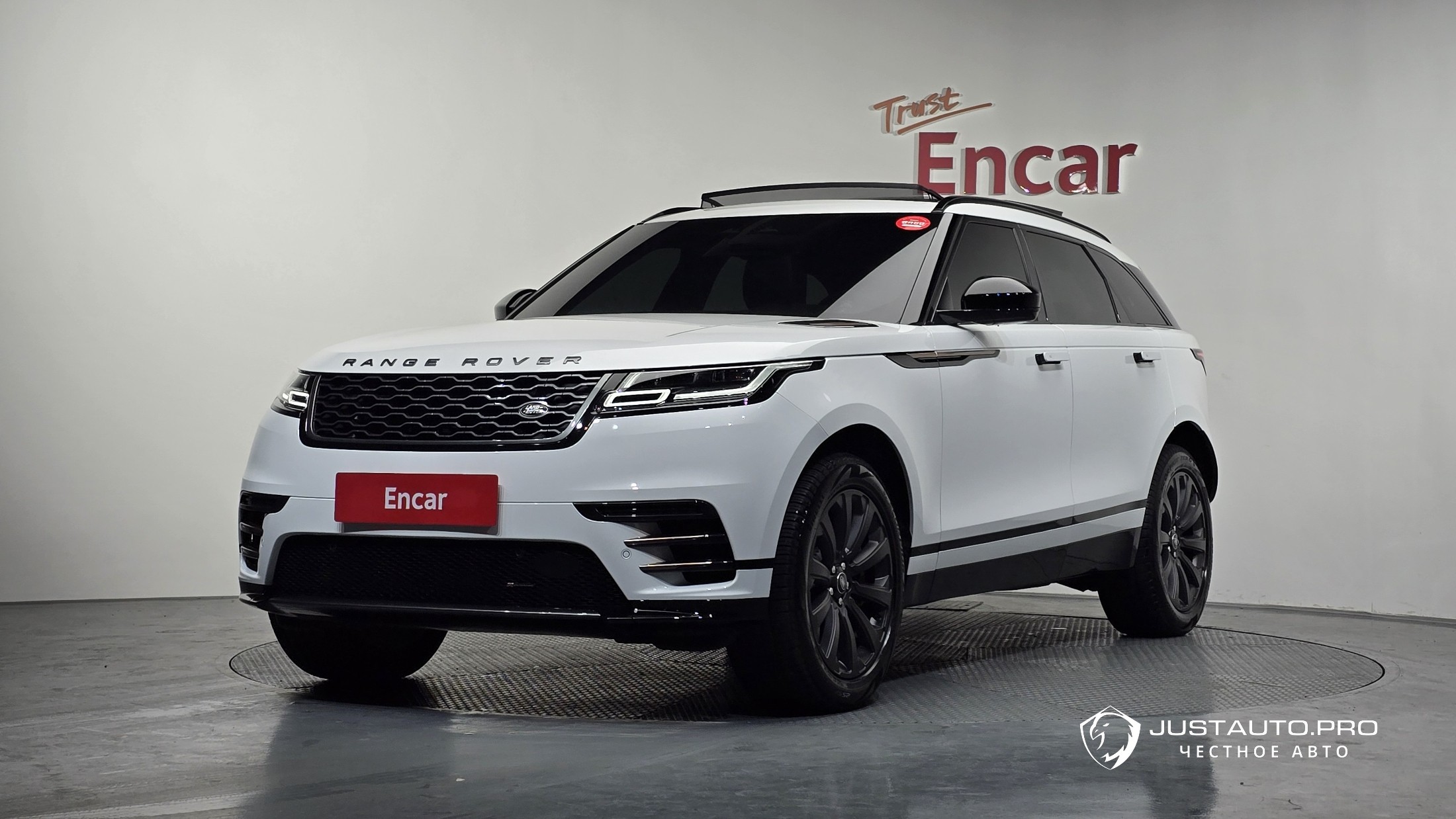Автомобиль Land Rover Range Rover Velar