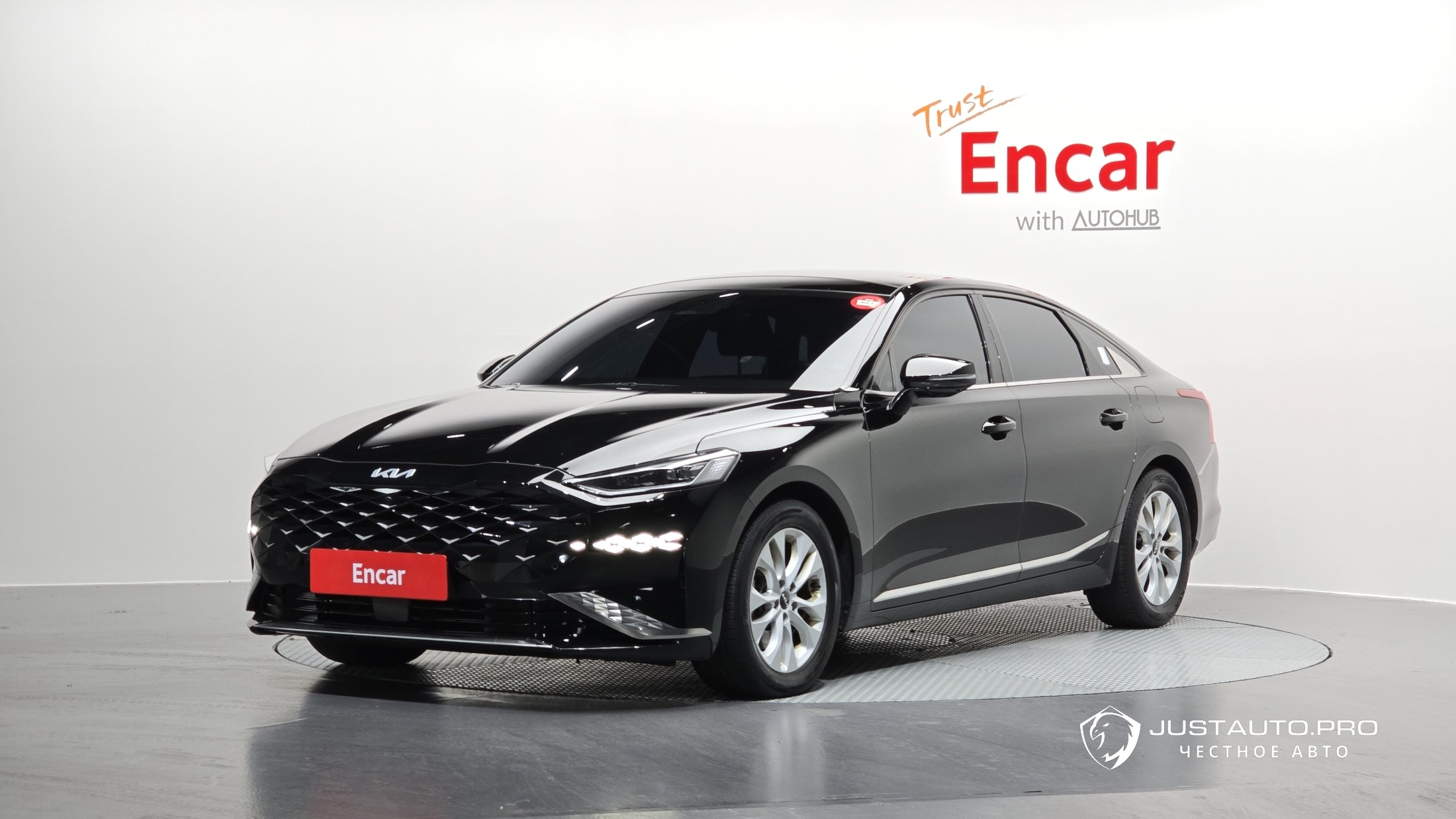 Автомобиль Kia K8