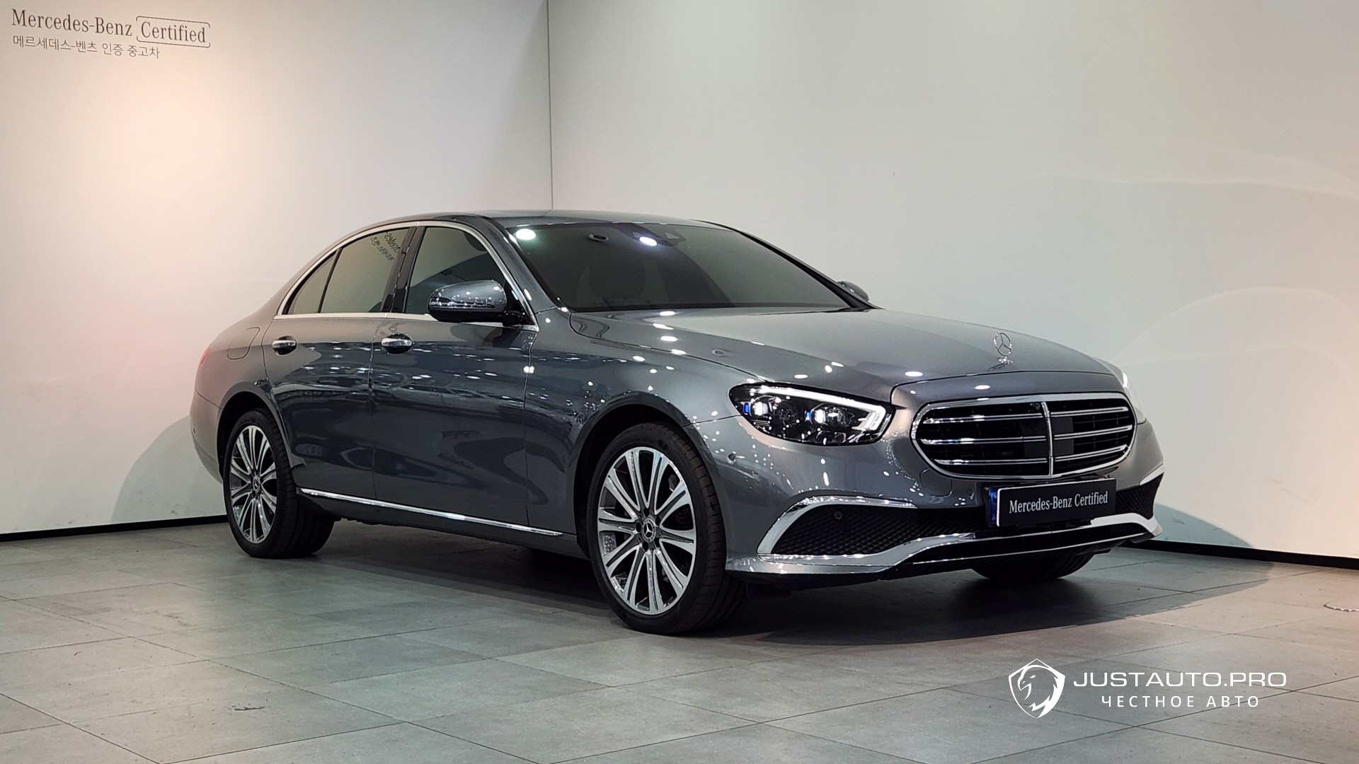 Автомобиль Mercedes-Benz E-Class