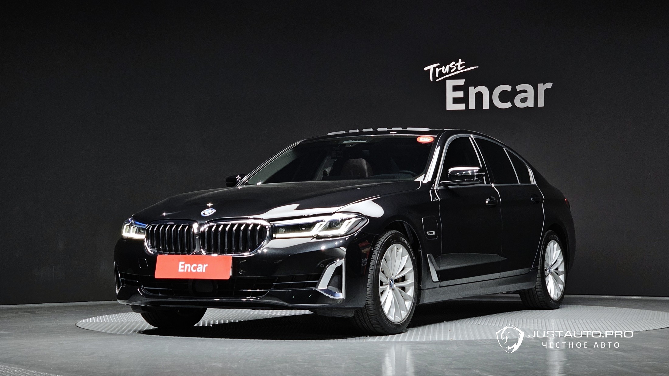 Автомобиль BMW 5-Series