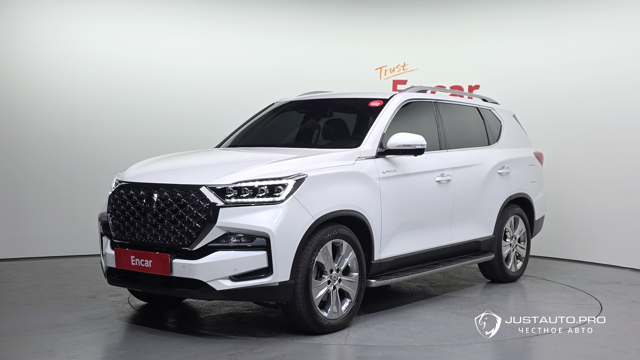 Автомобиль KG_Mobility_Ssangyong Rexton