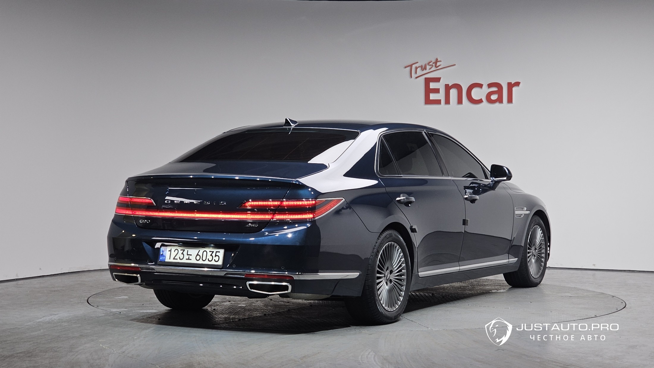 Автомобиль Genesis G90