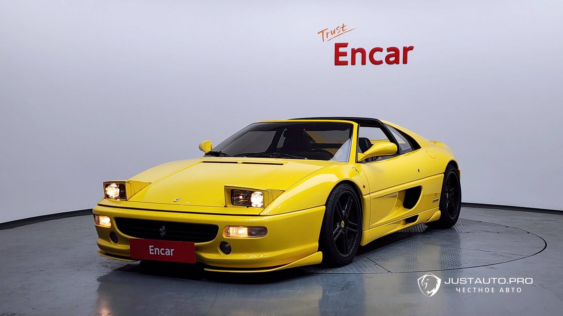 Автомобиль Ferrari F355