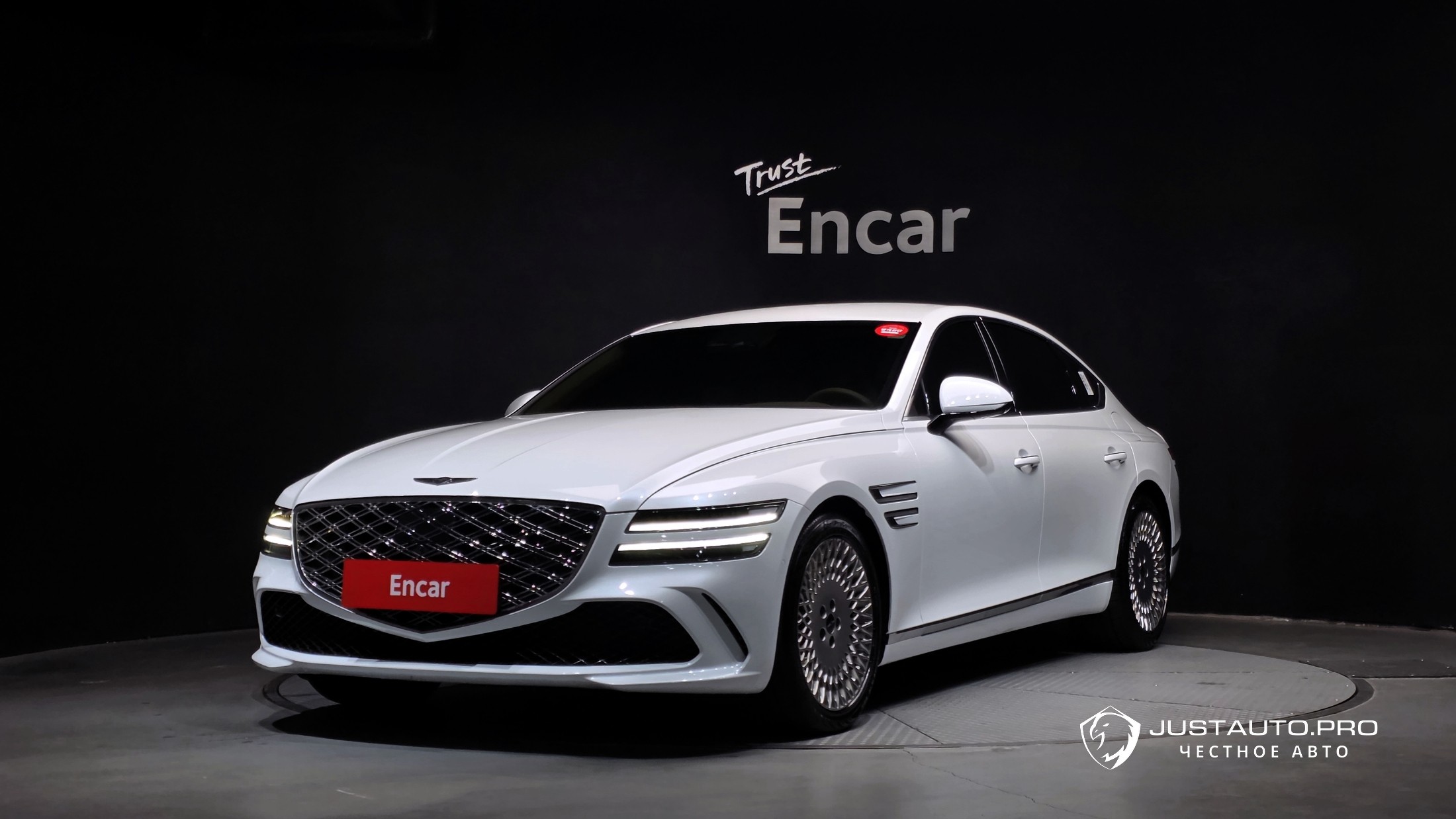 Автомобиль Genesis G80