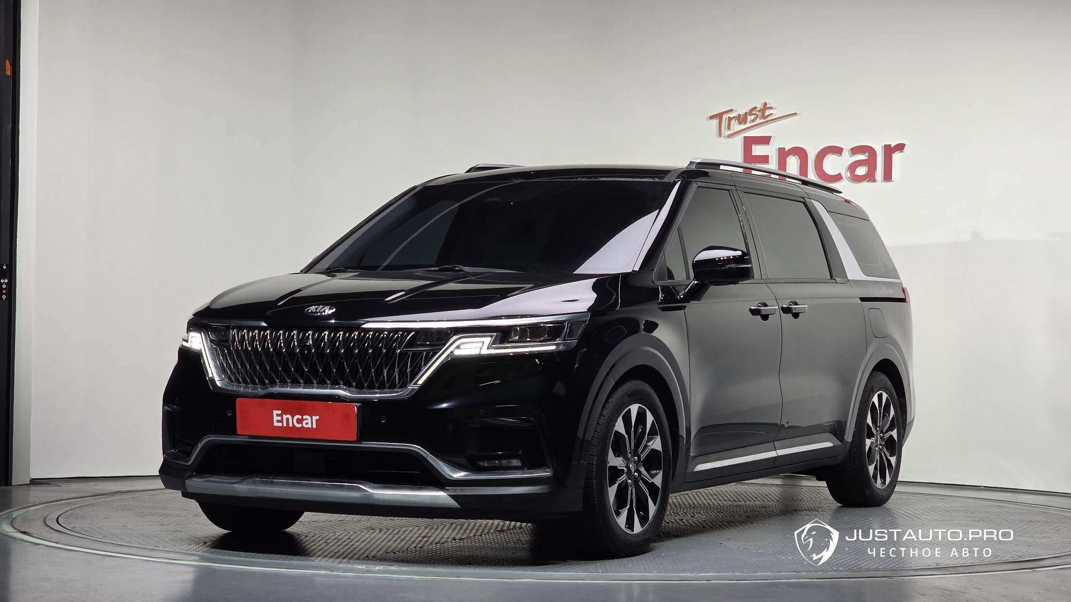 Автомобиль Kia Canival
