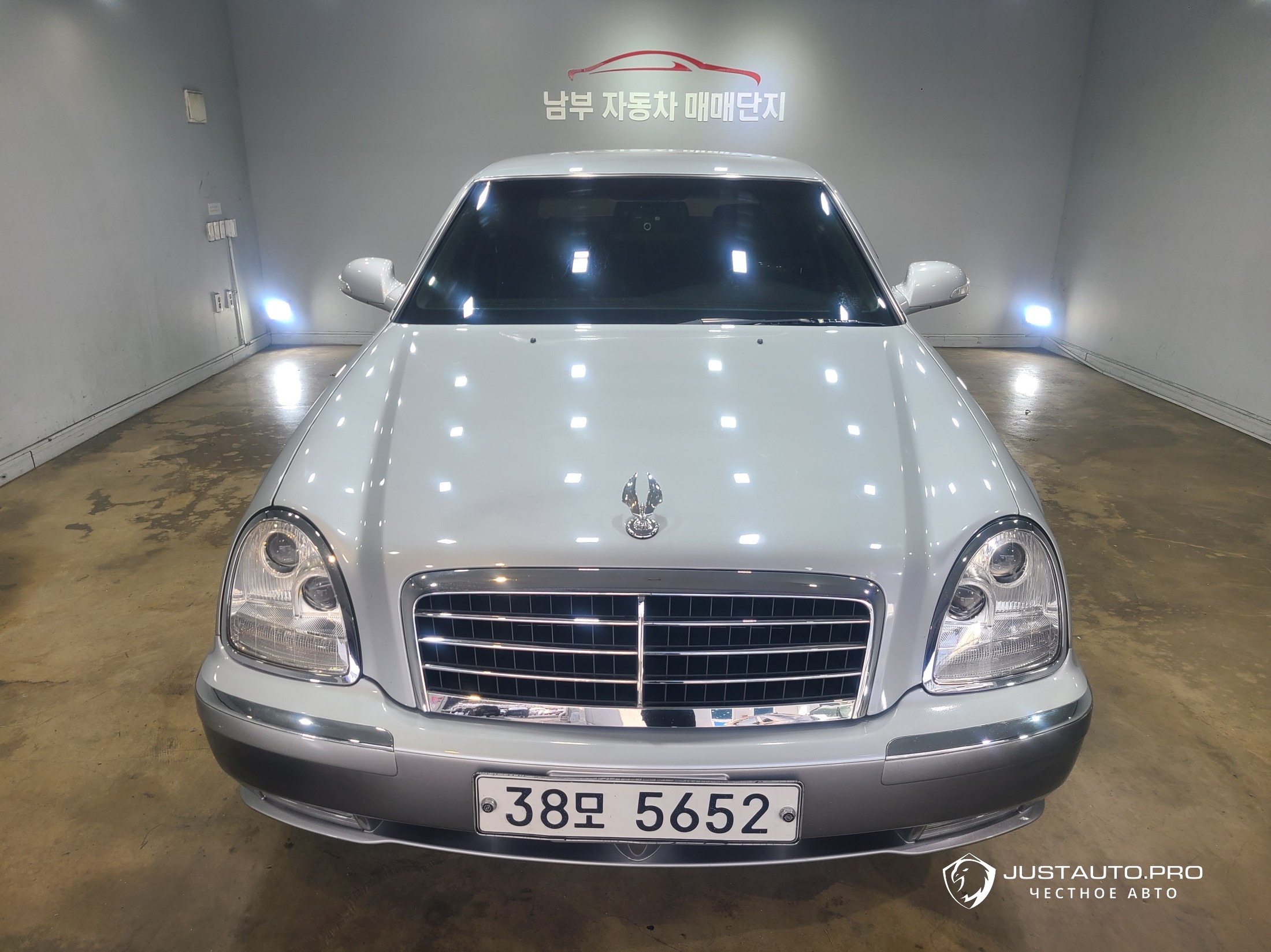 Автомобиль KG_Mobility_Ssangyong Chairman