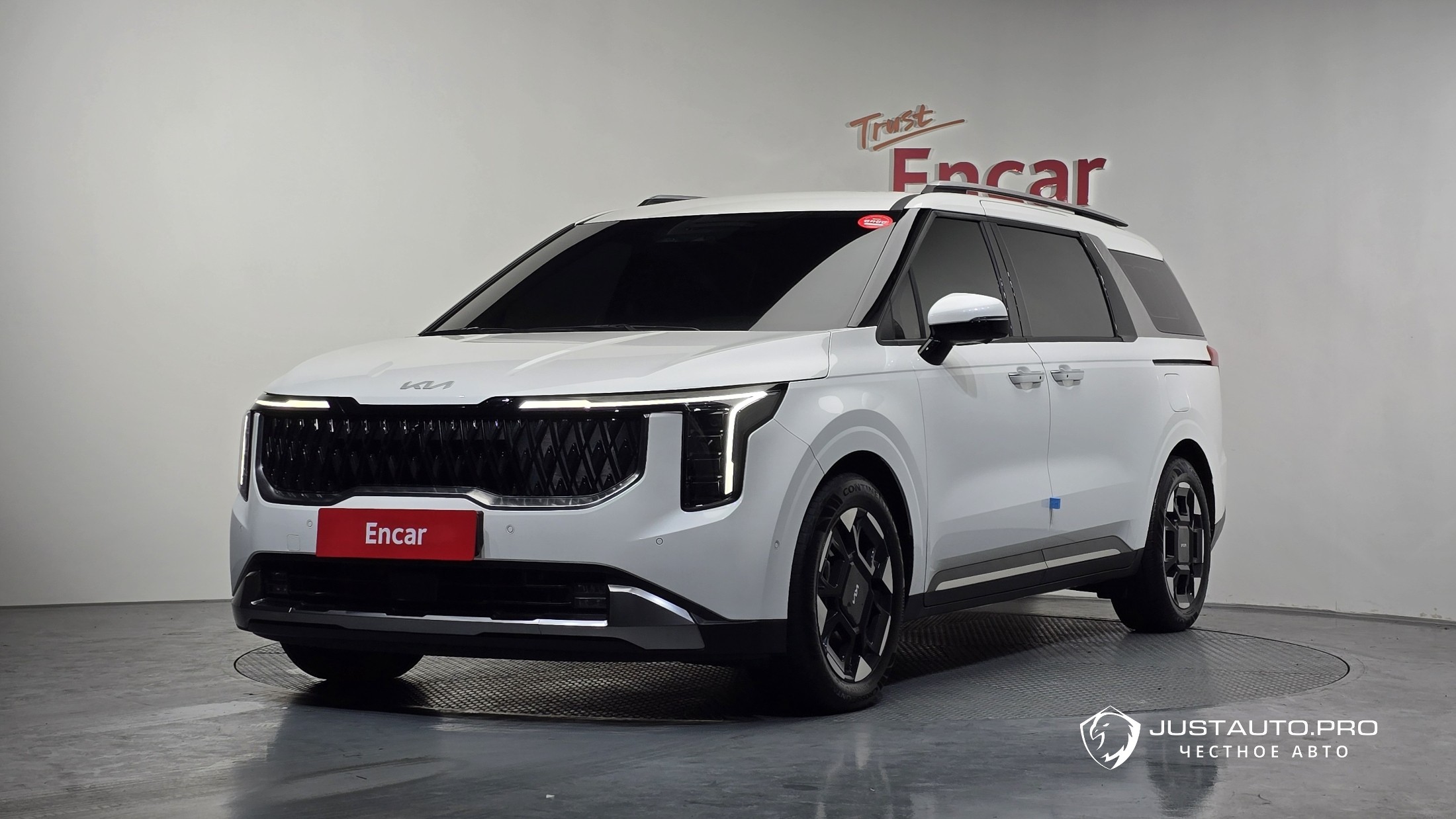 Автомобиль Kia Canival