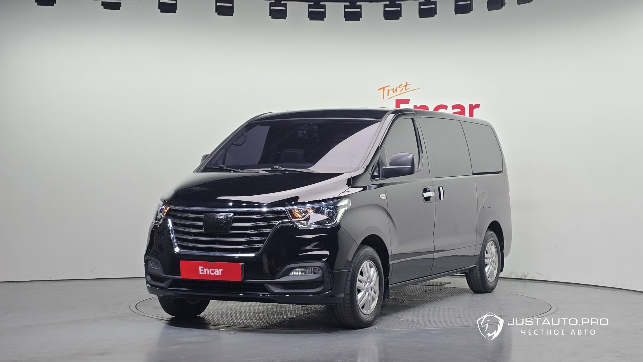 Автомобиль Hyundai Starex