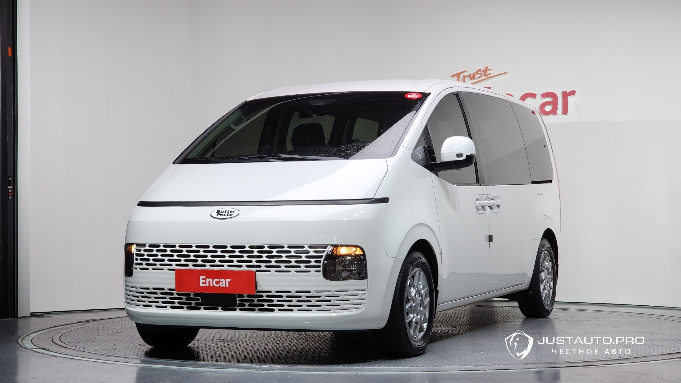 Автомобиль Hyundai Staria