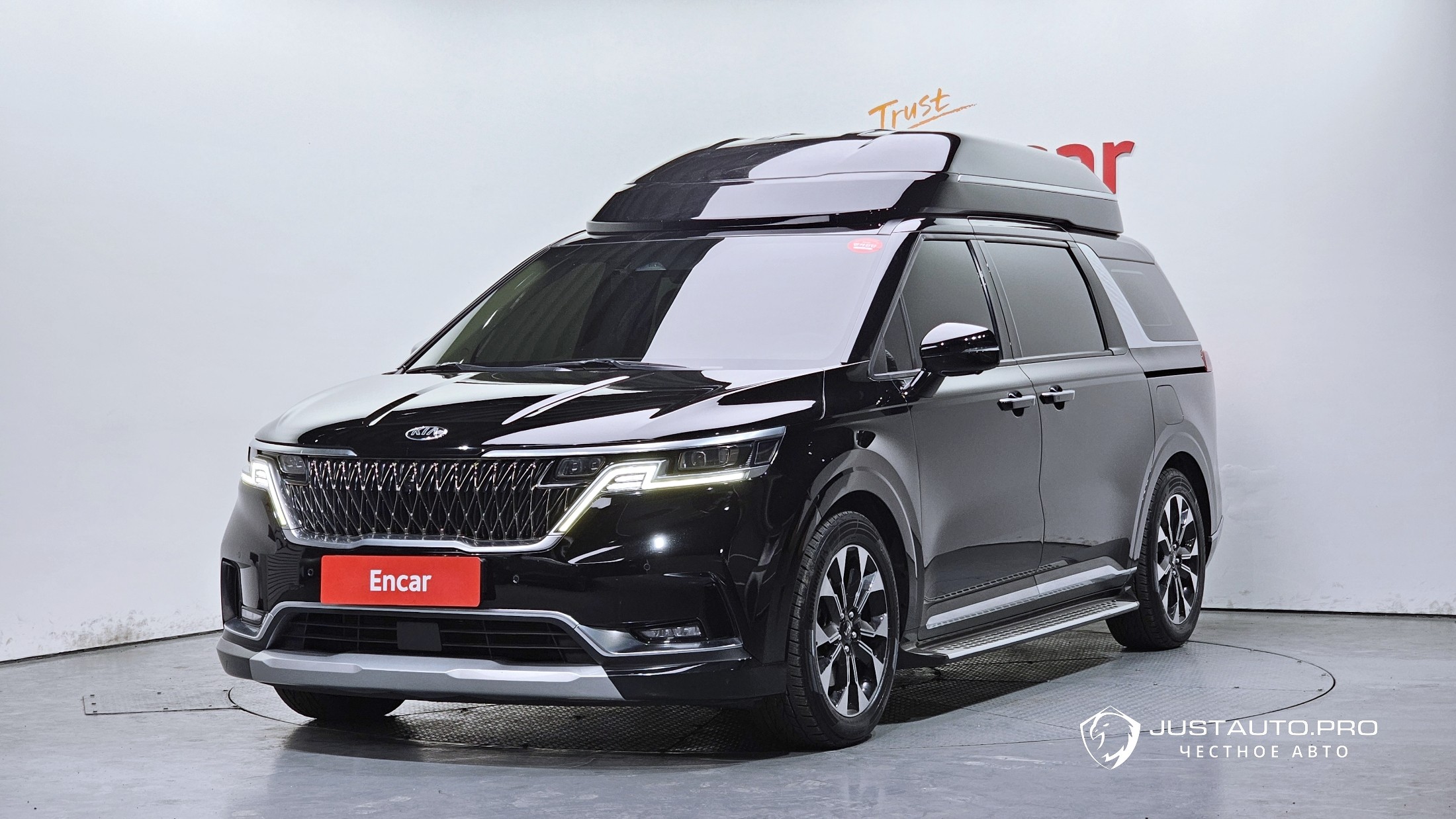 Автомобиль Kia Canival