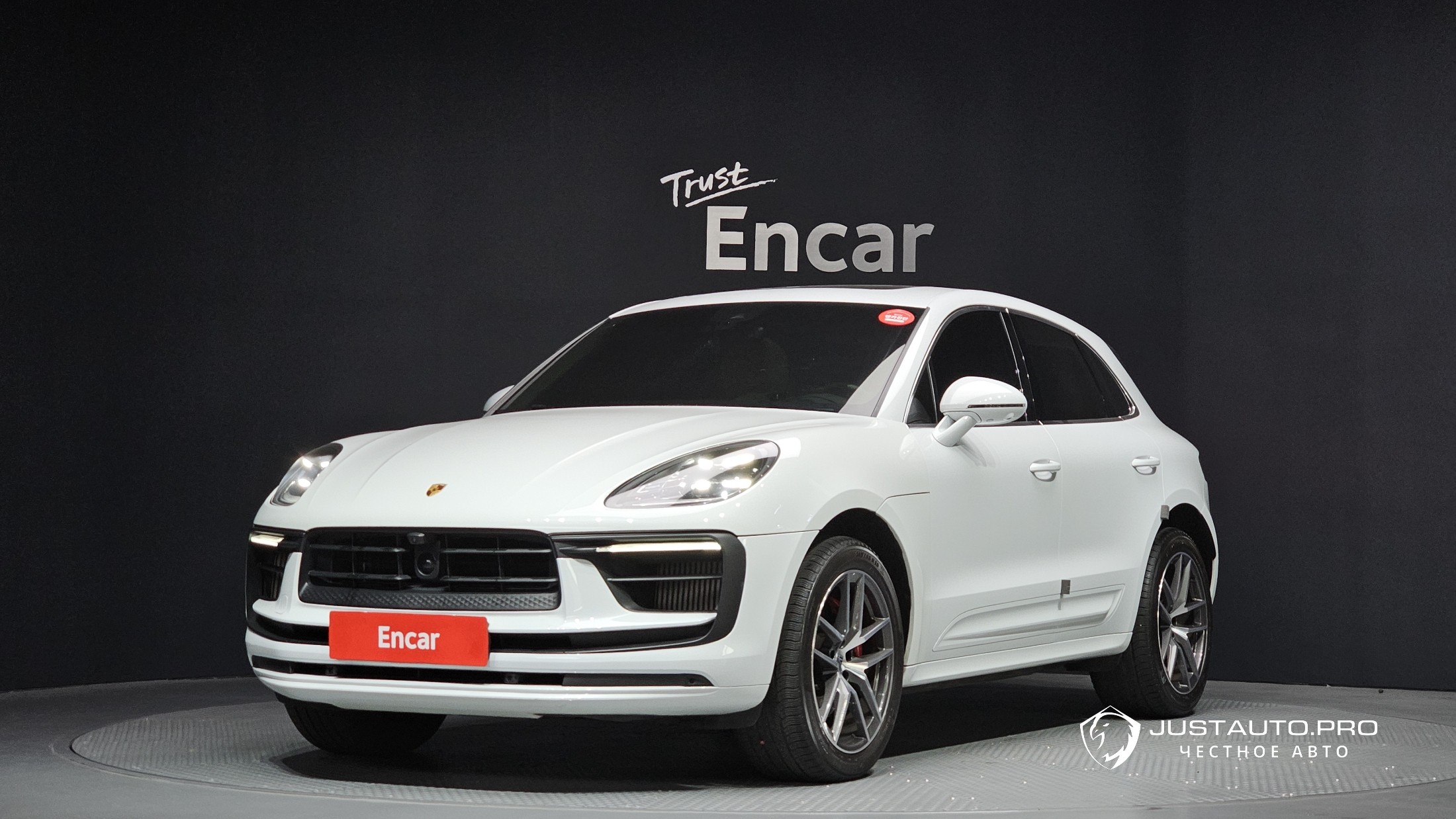Автомобиль Porsche Macan
