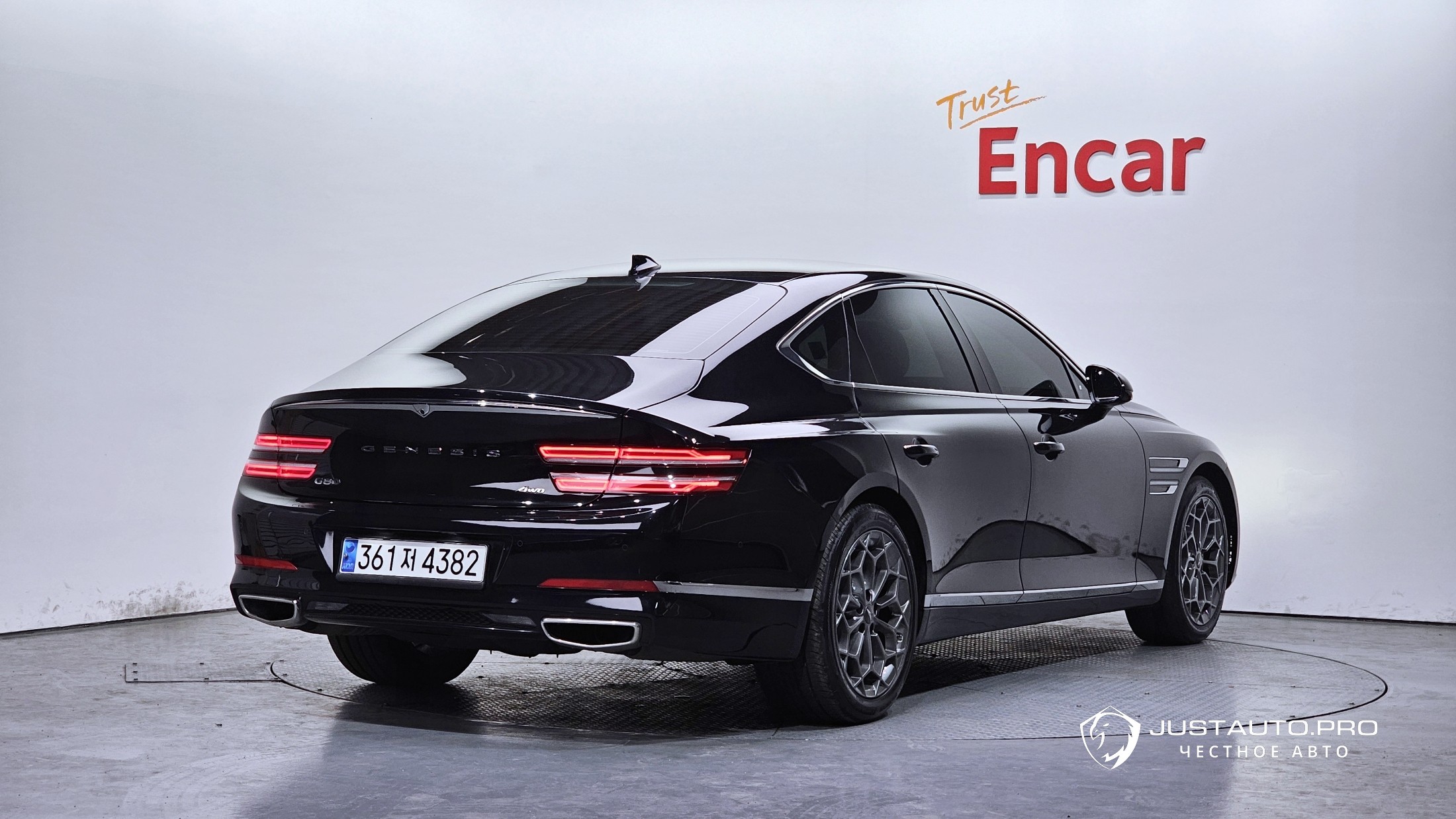 Автомобиль Genesis G80