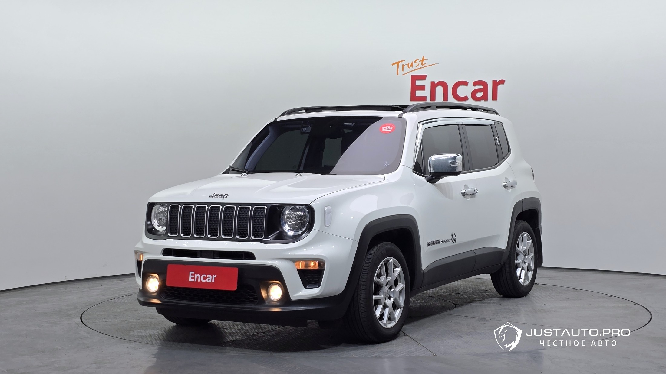 Автомобиль Jeep Renegade
