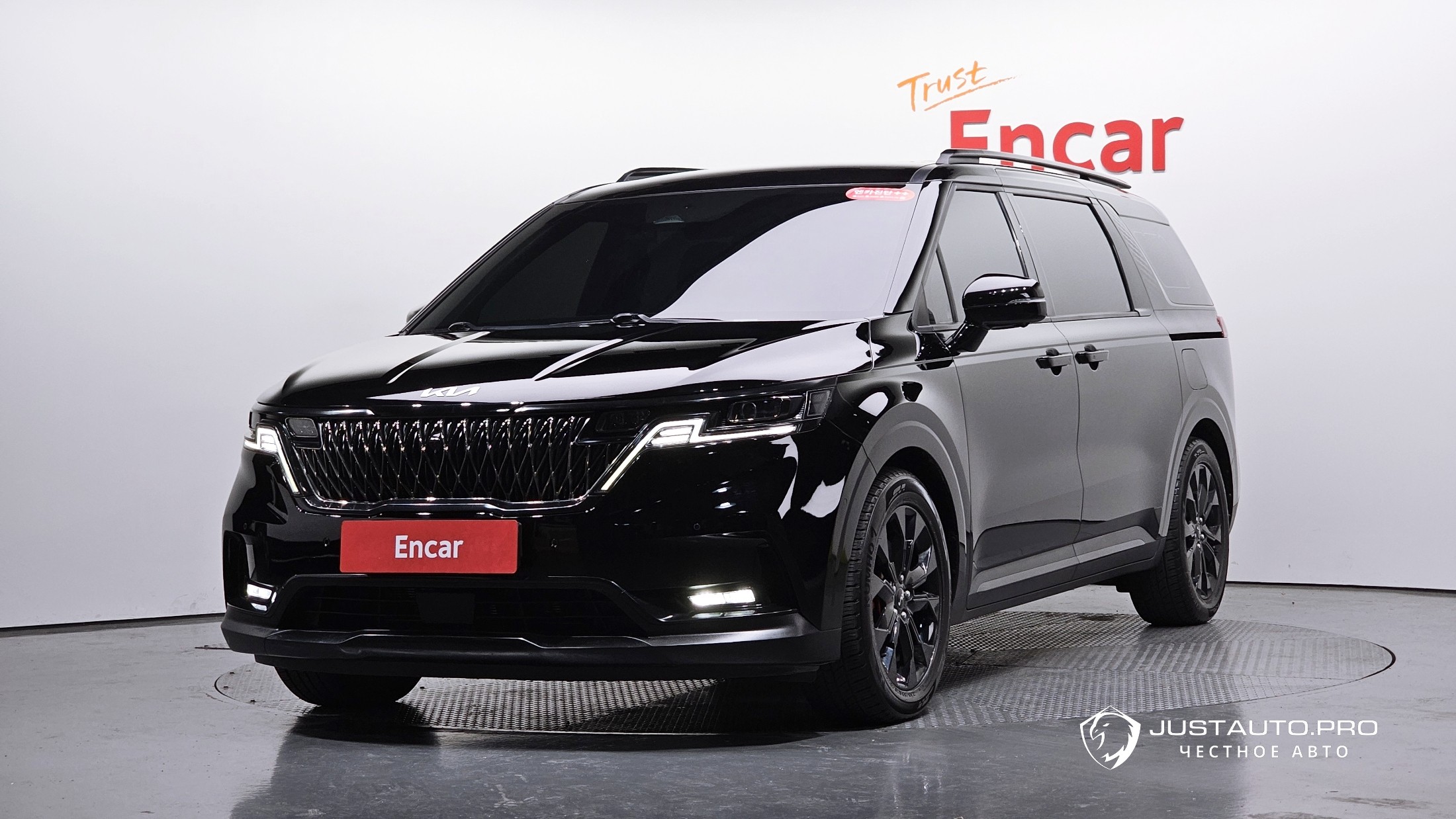 Автомобиль Kia Canival