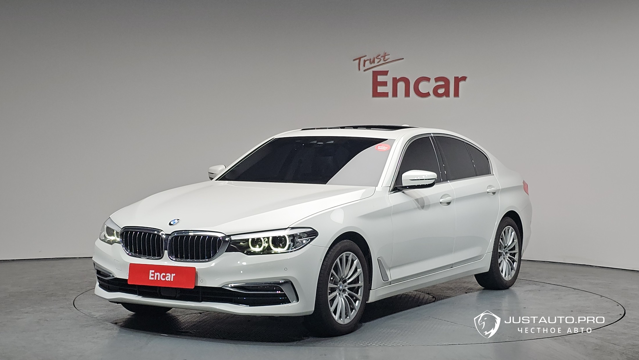 Автомобиль BMW 5-Series