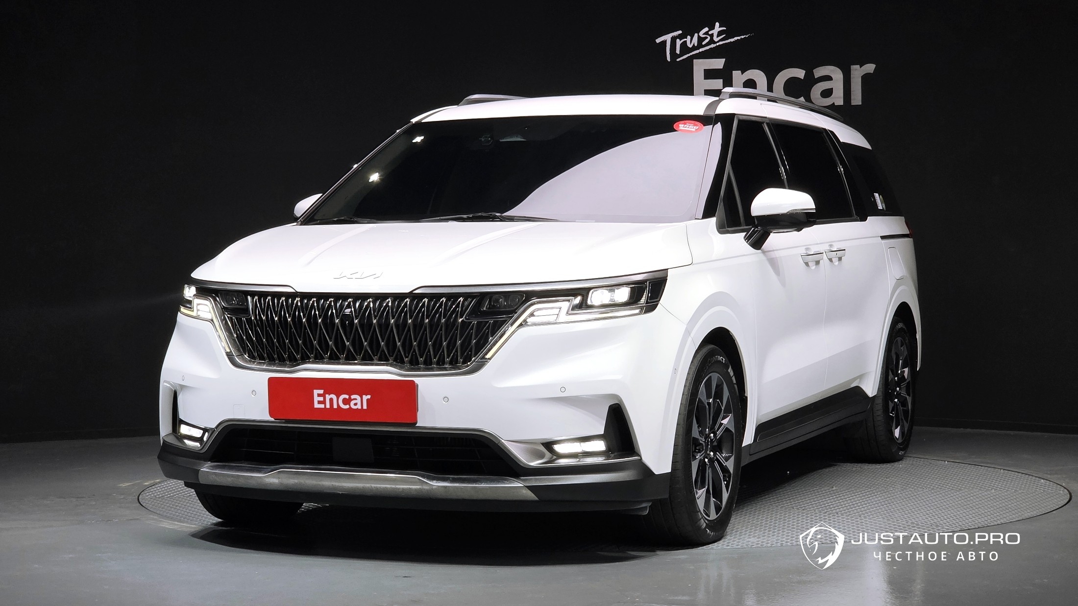 Автомобиль Kia Canival