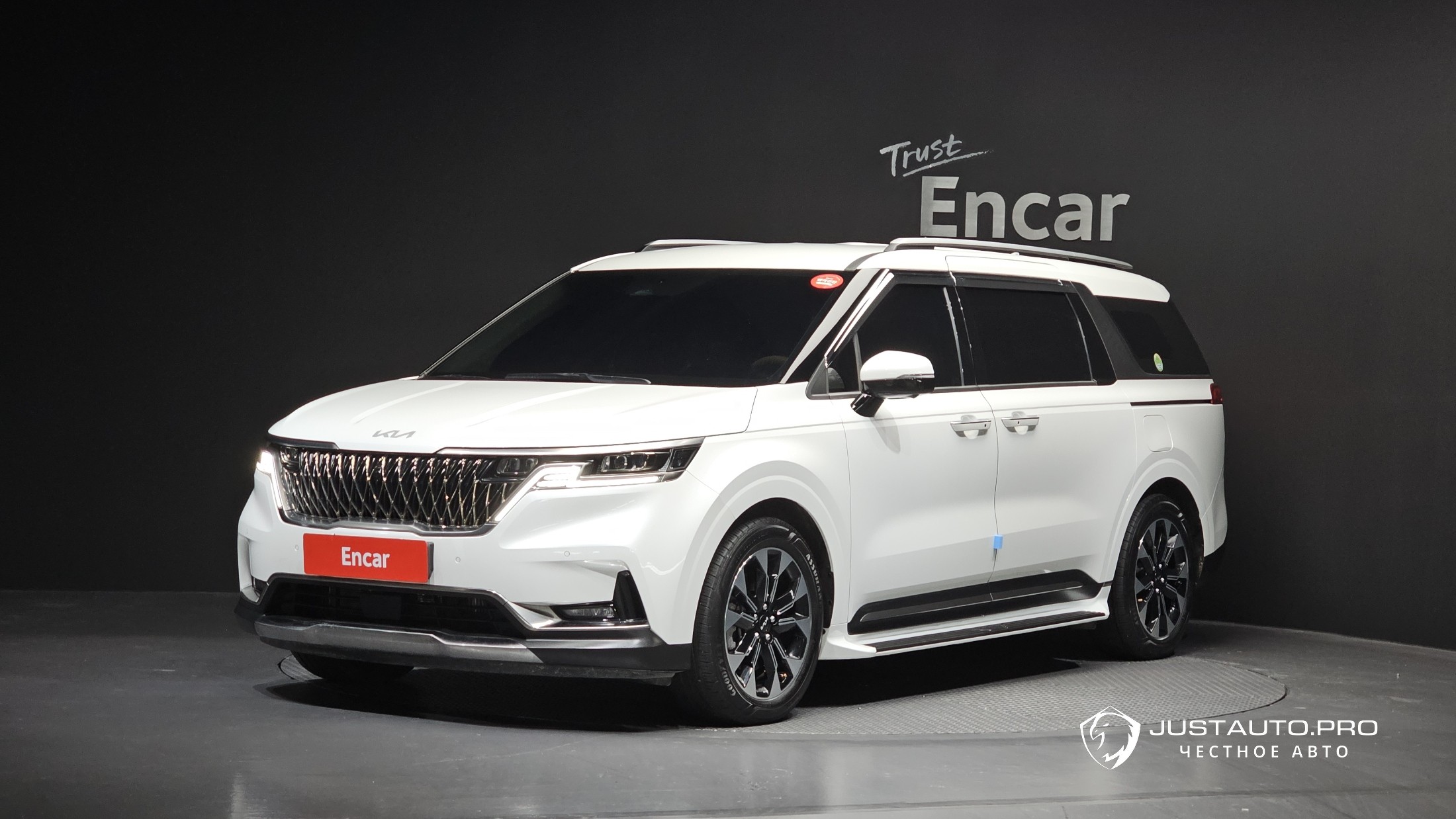 Автомобиль Kia Canival