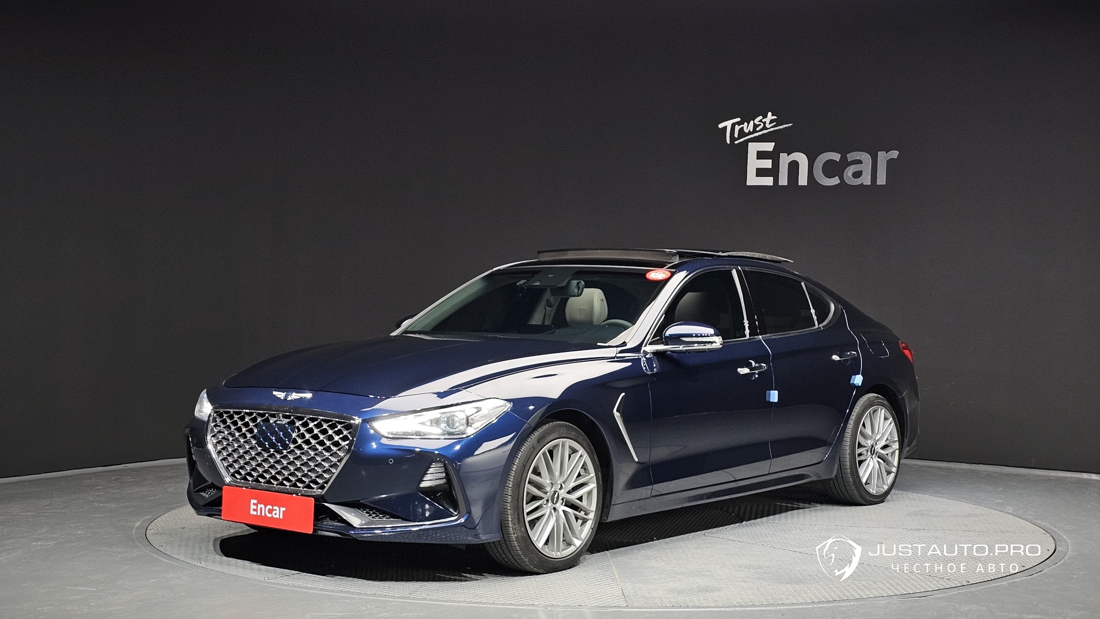 Автомобиль Genesis G70