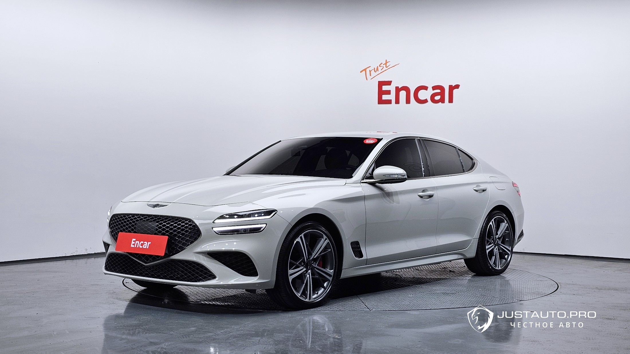 Автомобиль Genesis G70