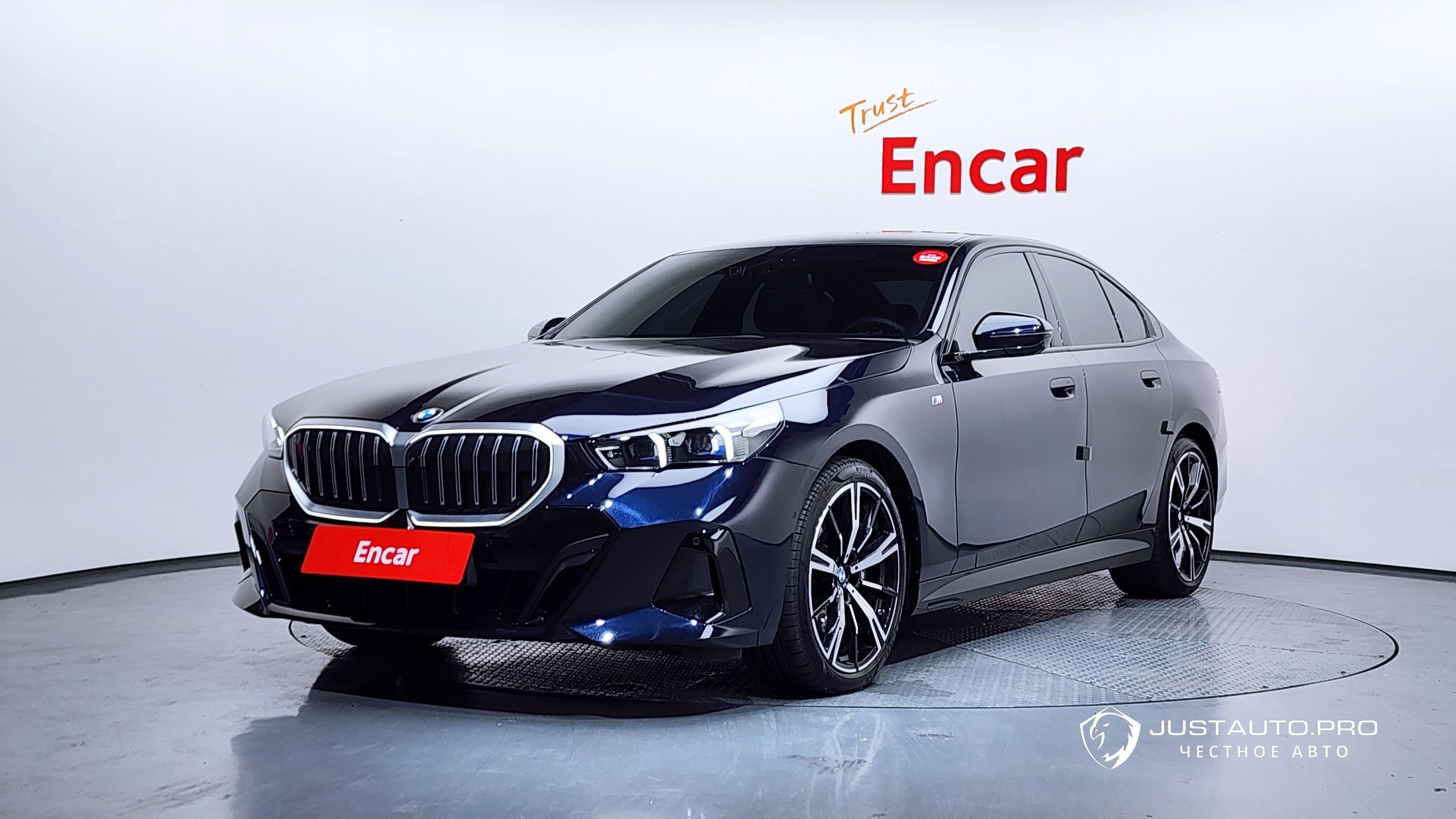 Автомобиль BMW 5-Series