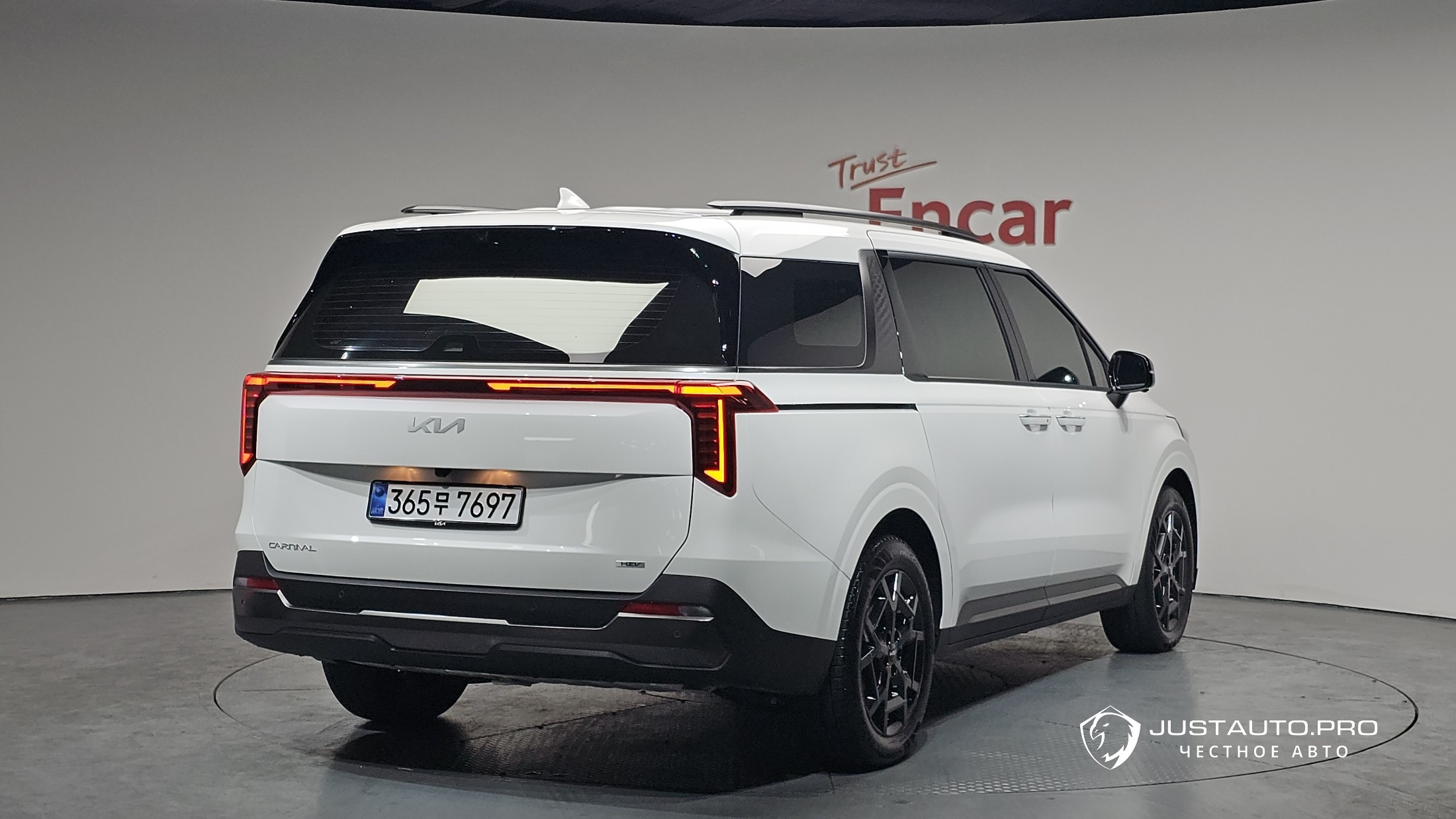 Автомобиль Kia Canival