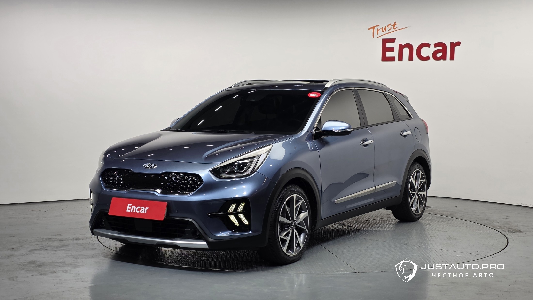 Автомобиль Kia Niro
