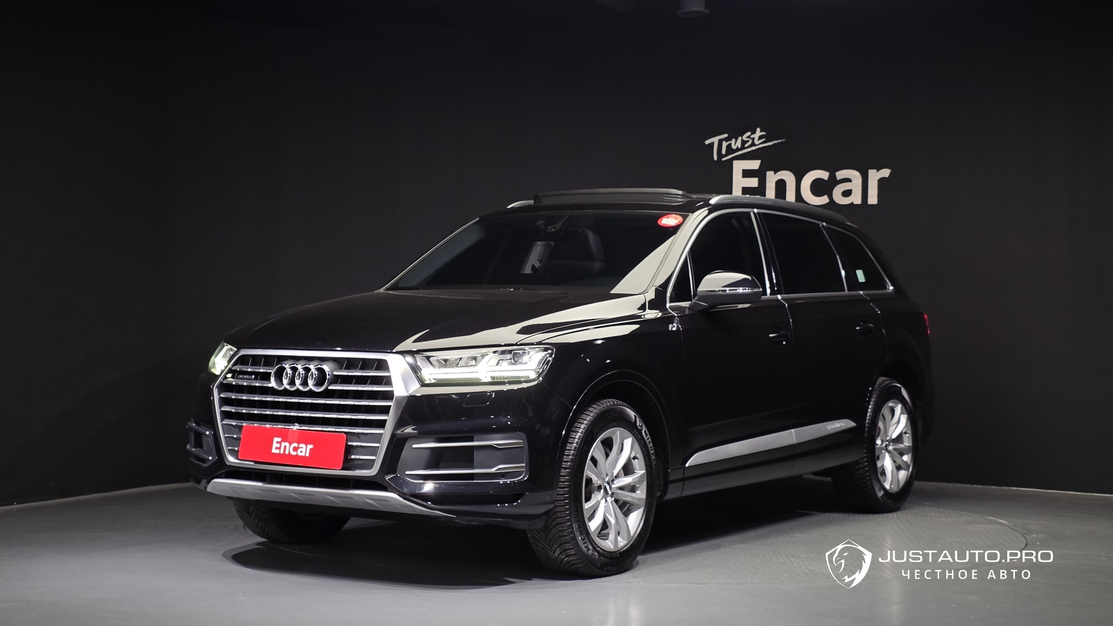 Автомобиль Audi Q7