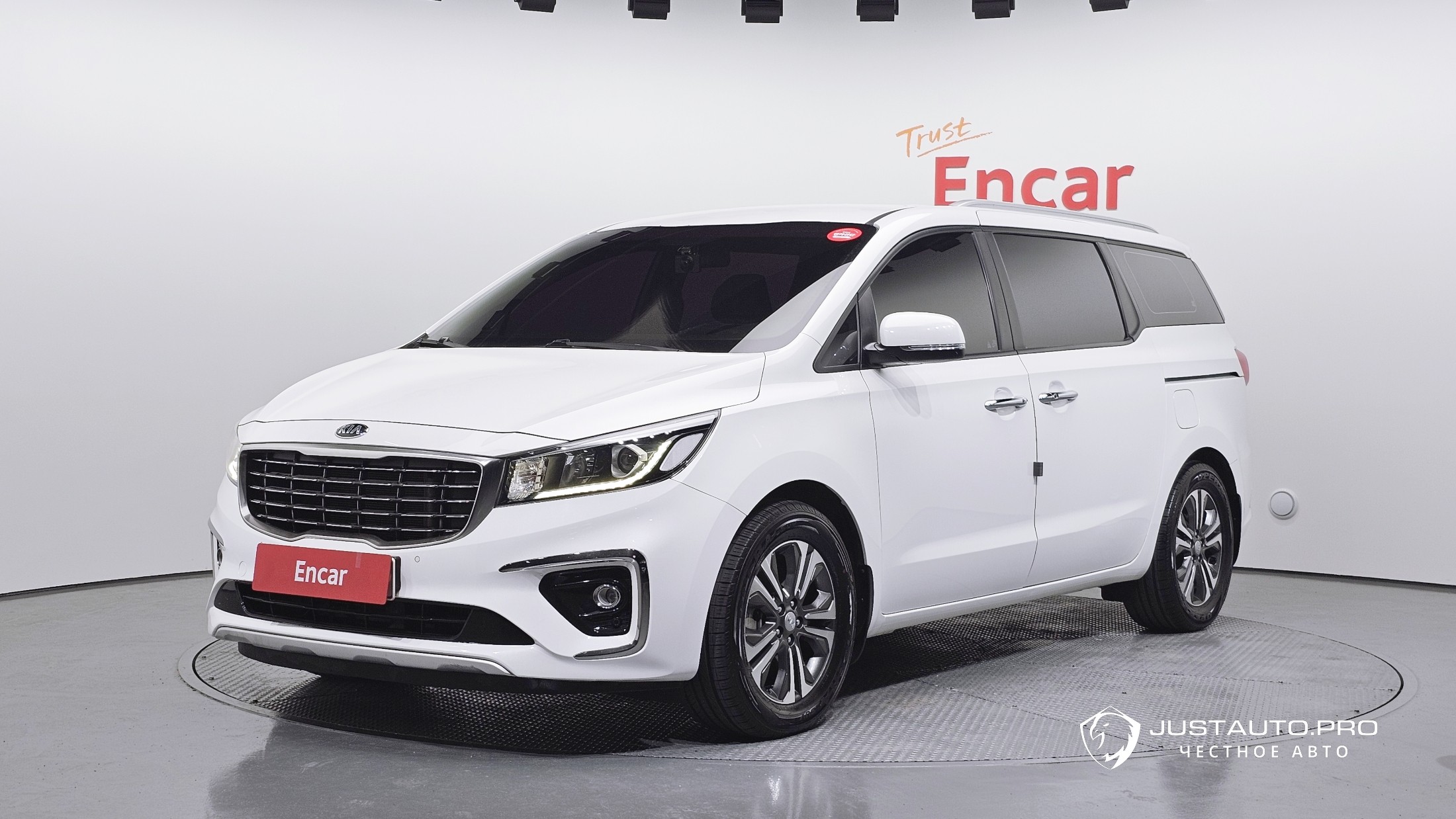 Автомобиль Kia Canival