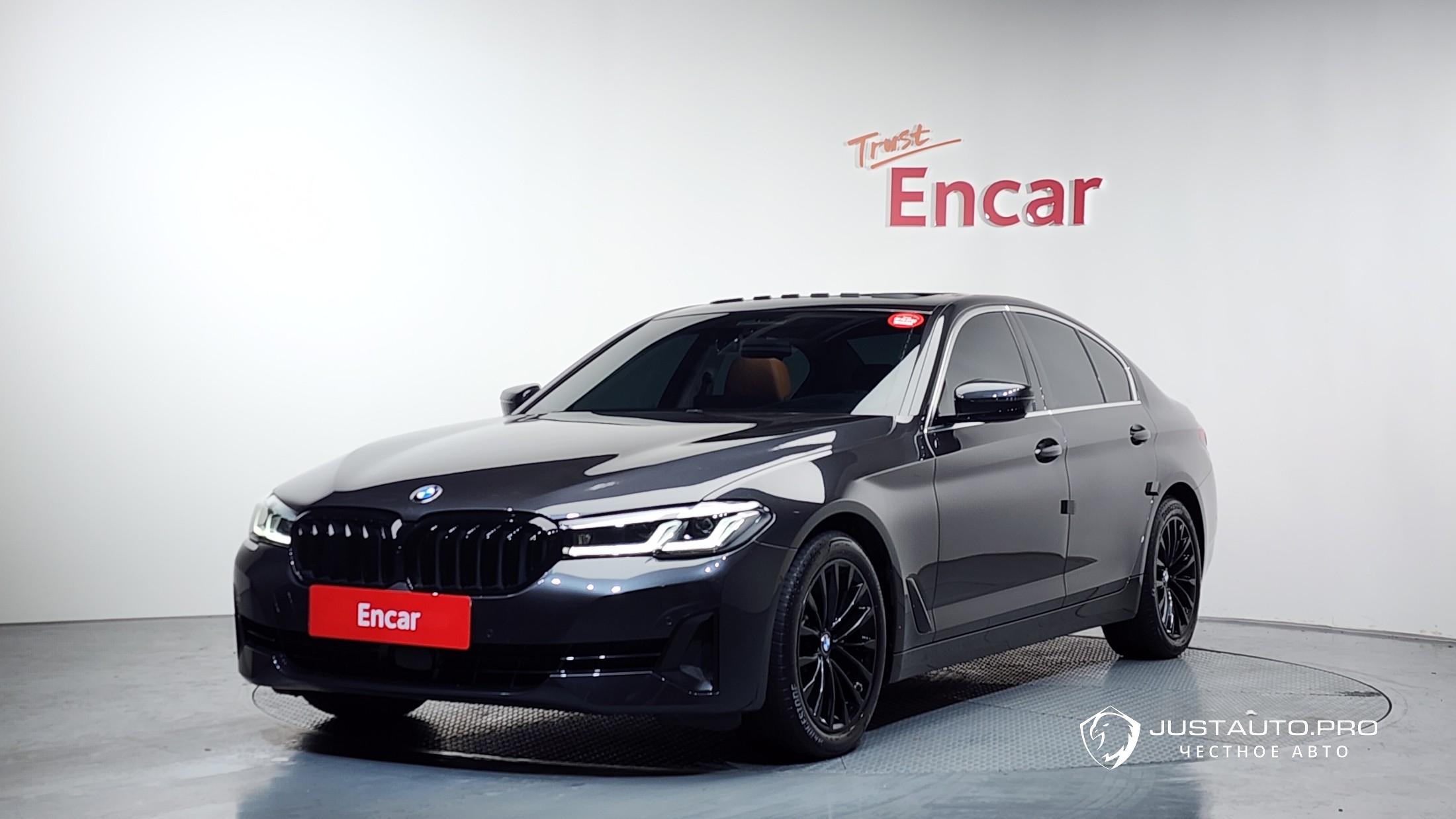 Автомобиль BMW 5-Series